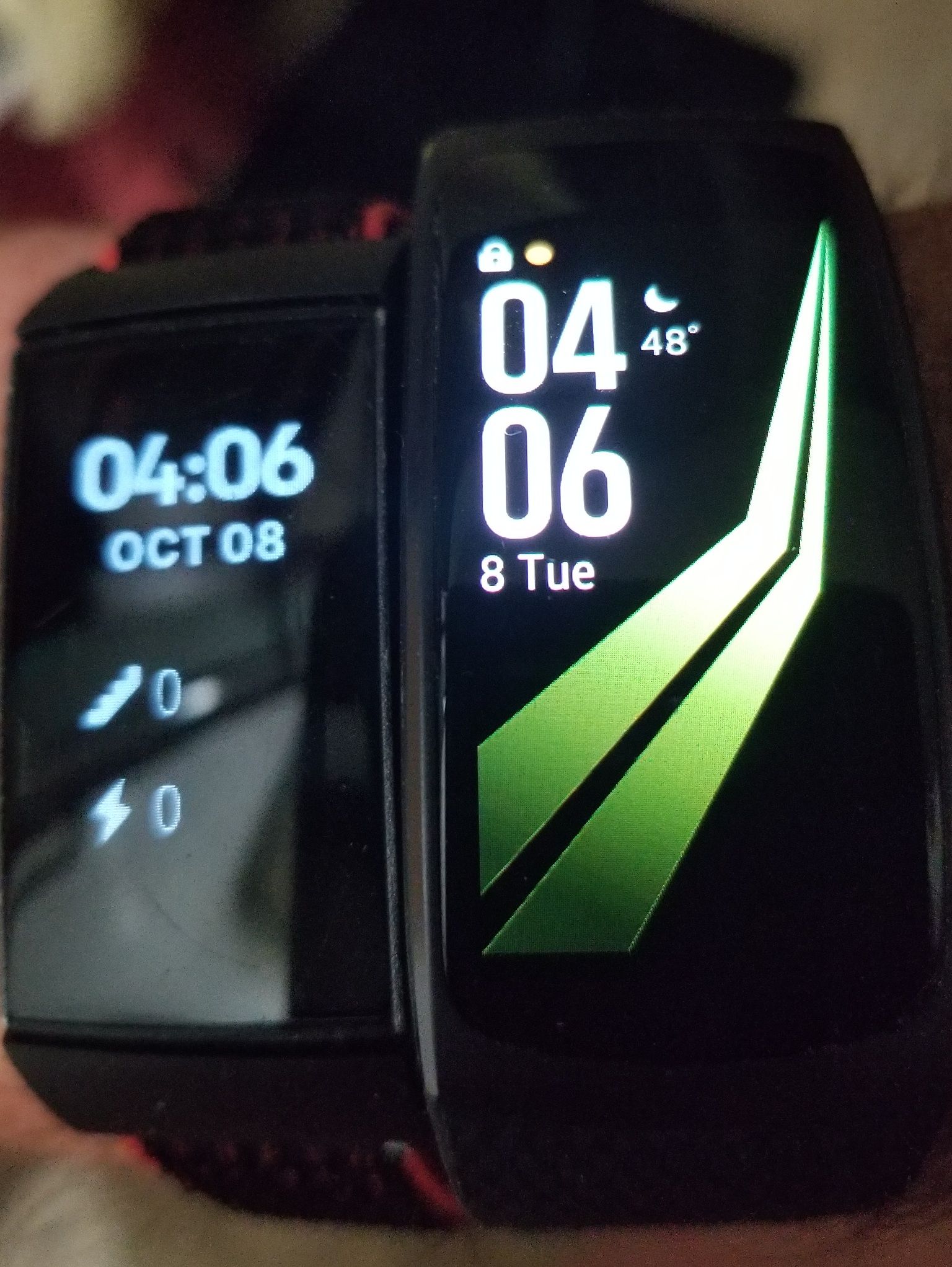 fitbit charge 3 screen dark