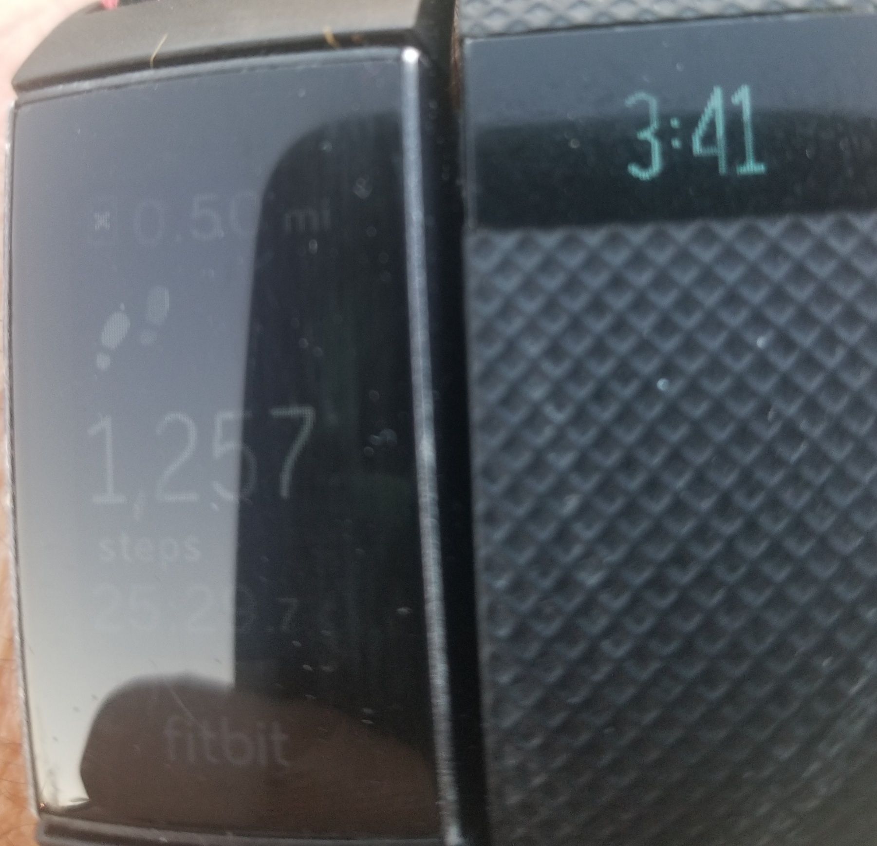 my fitbit charge 3 display is not working