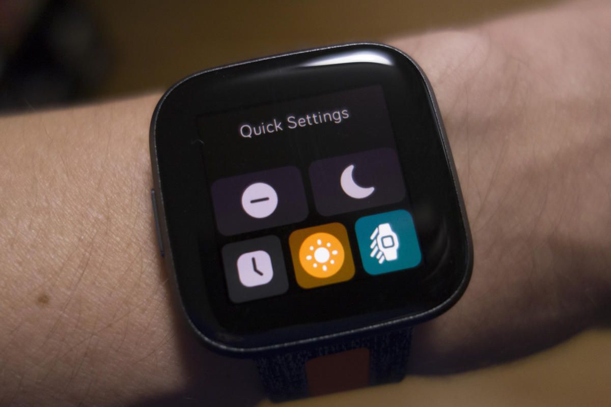 how to change quick settings on fitbit versa 2