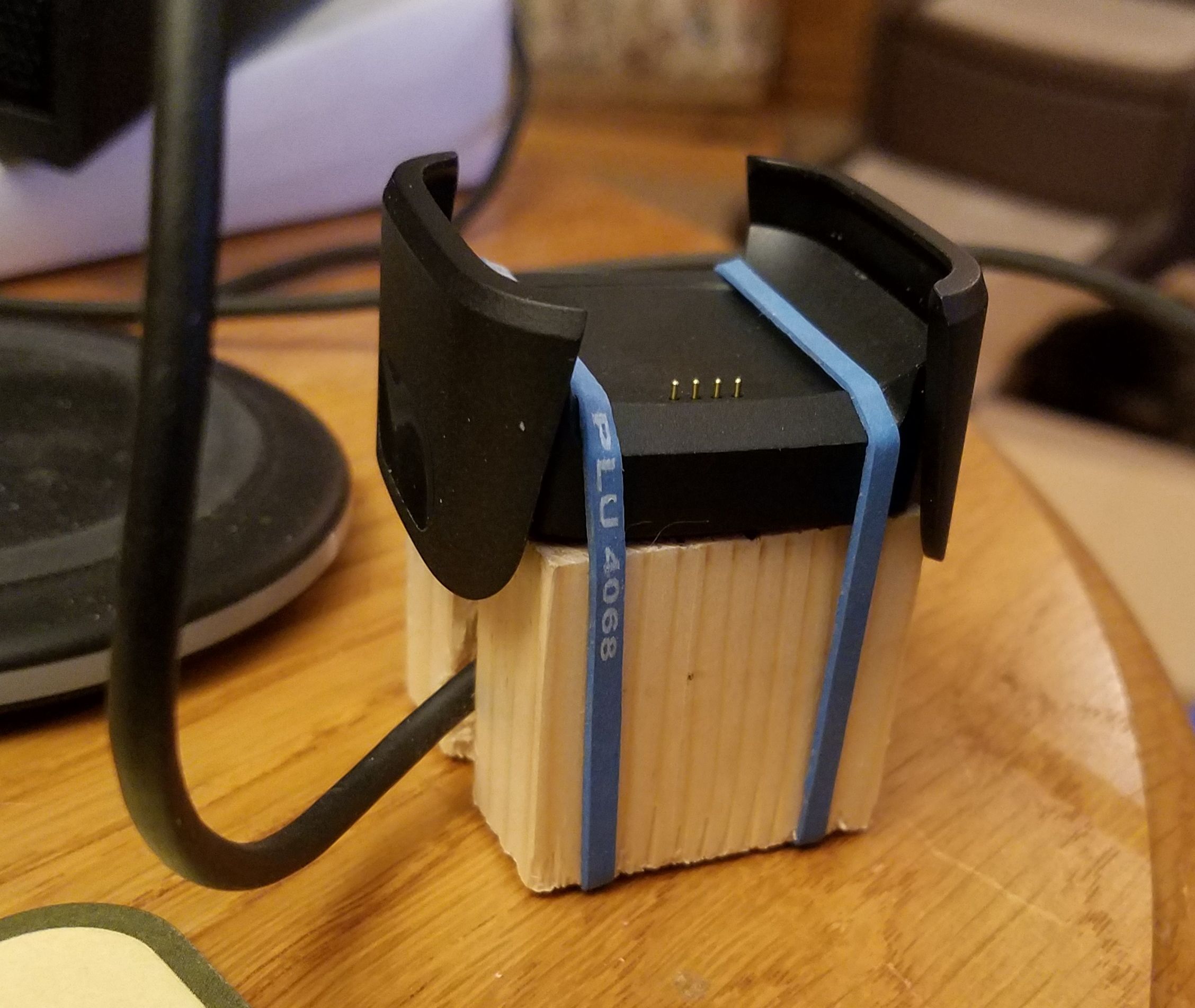 fitbit versa 2 qi charging