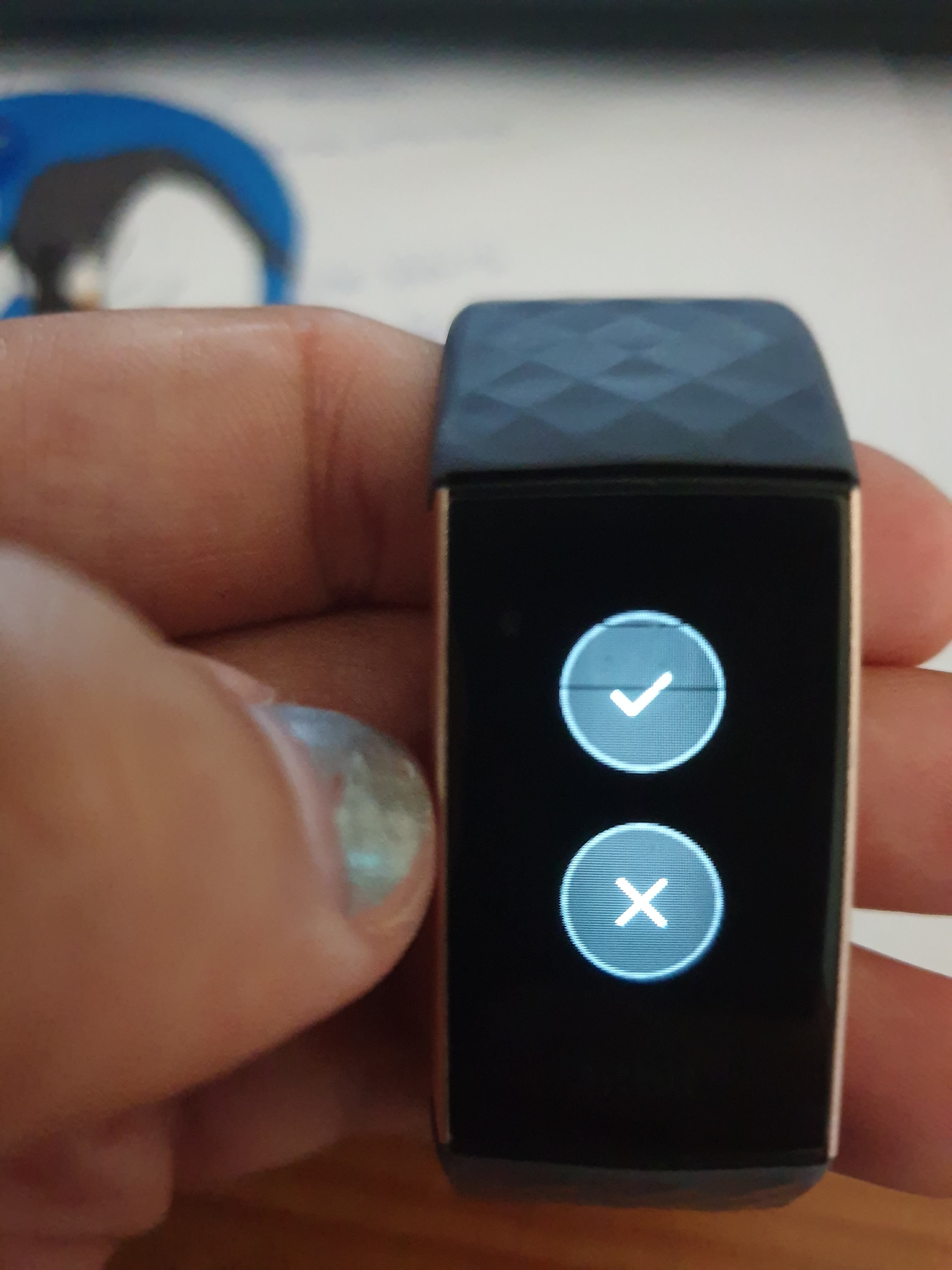 fitbit charge 3 lines across screen