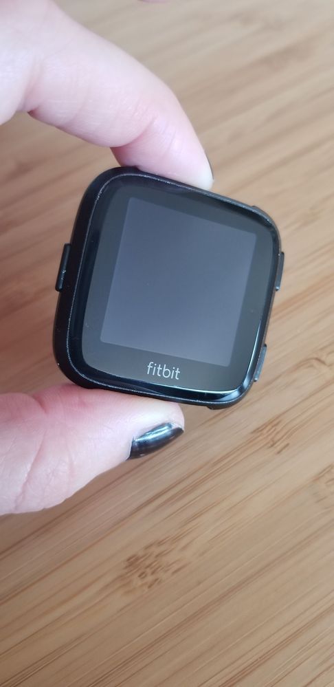 Fitbit versa ecran discount noir