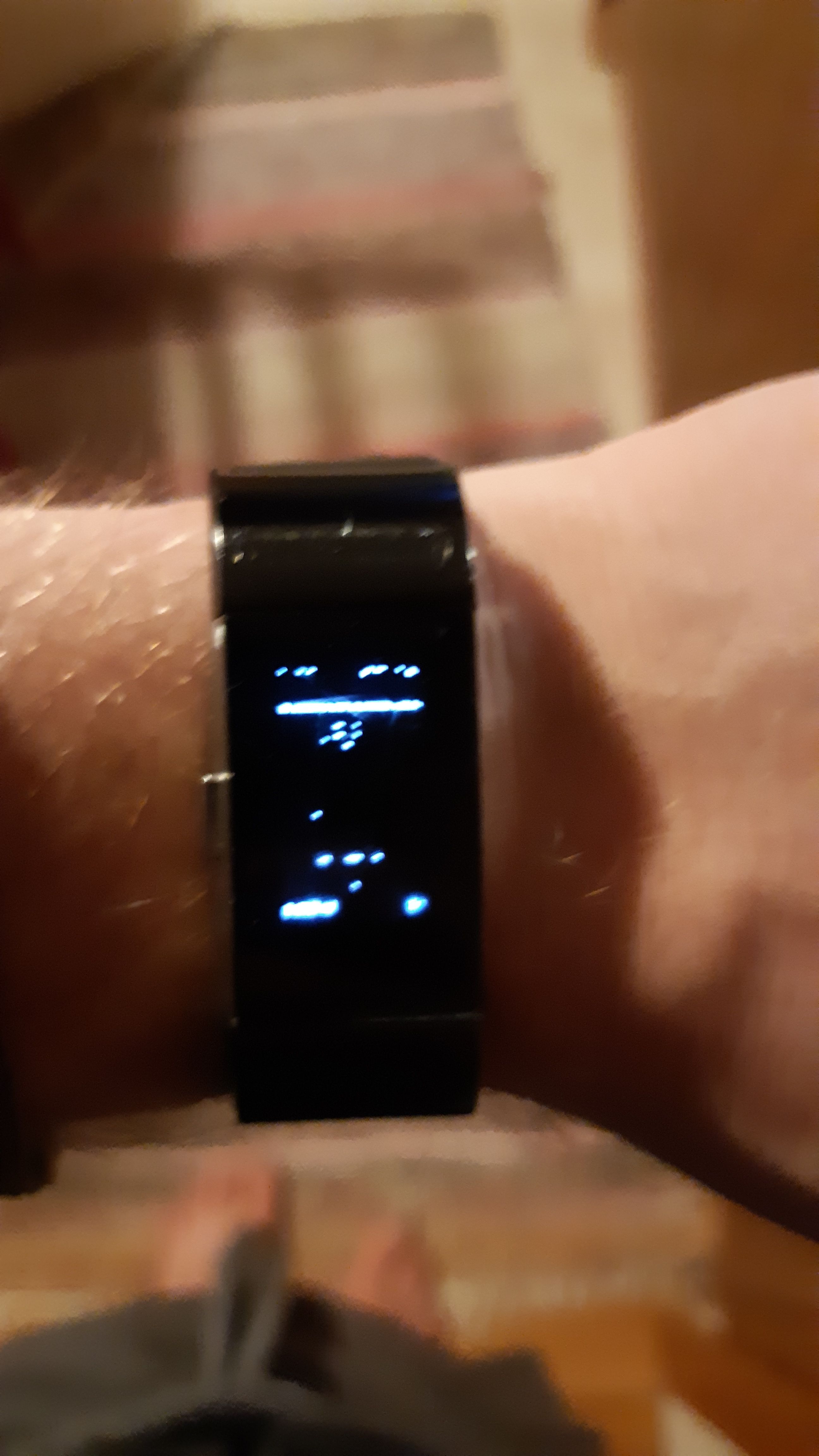 Fitbit blaze green light not online flashing