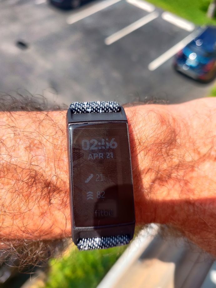 fitbit inspire hr in sunlight