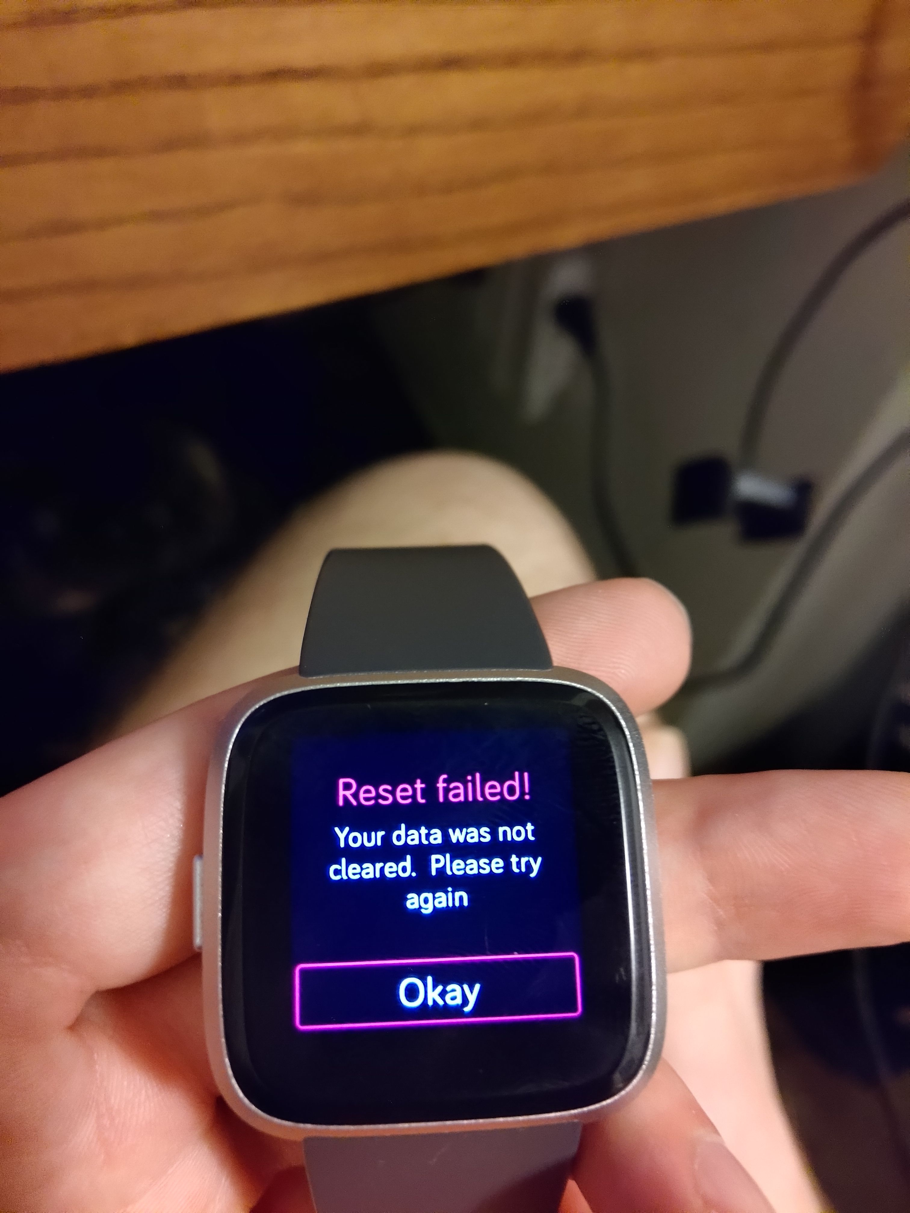 is the fitbit versa lite touch screen