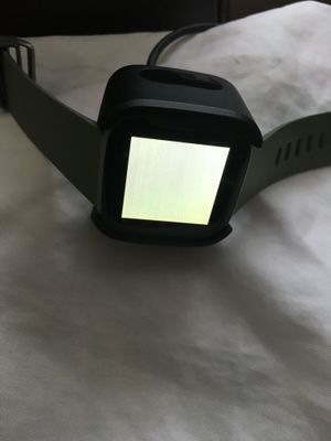 Fitbit versa 2024 grey screen