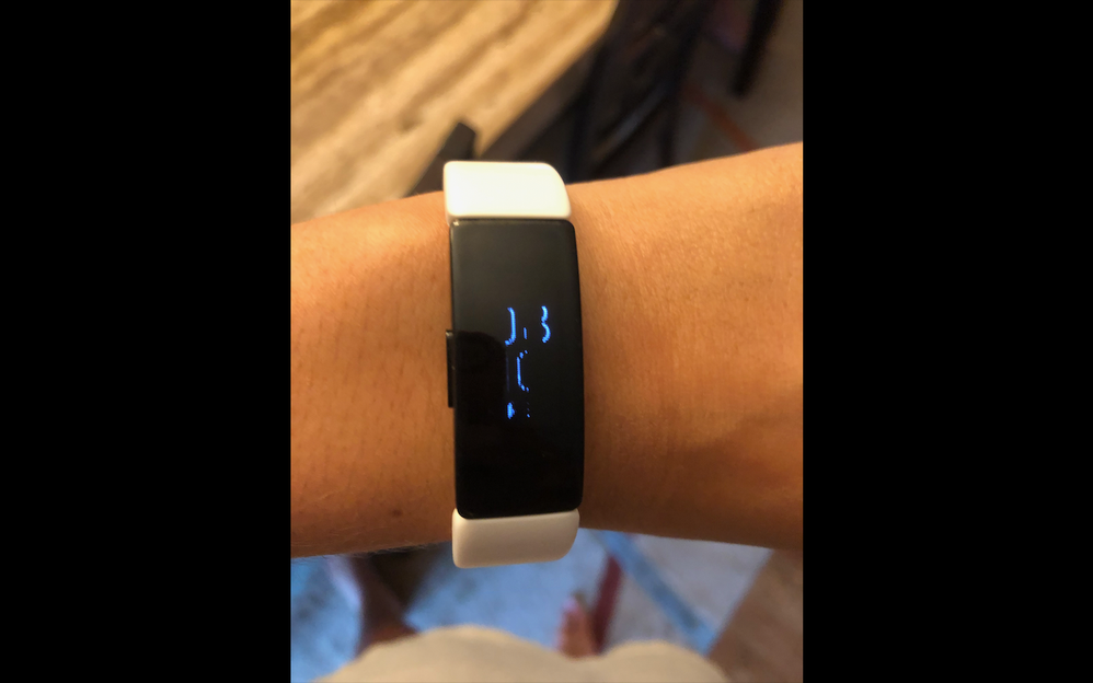 Fitbit inspire hr hot sale small wrist