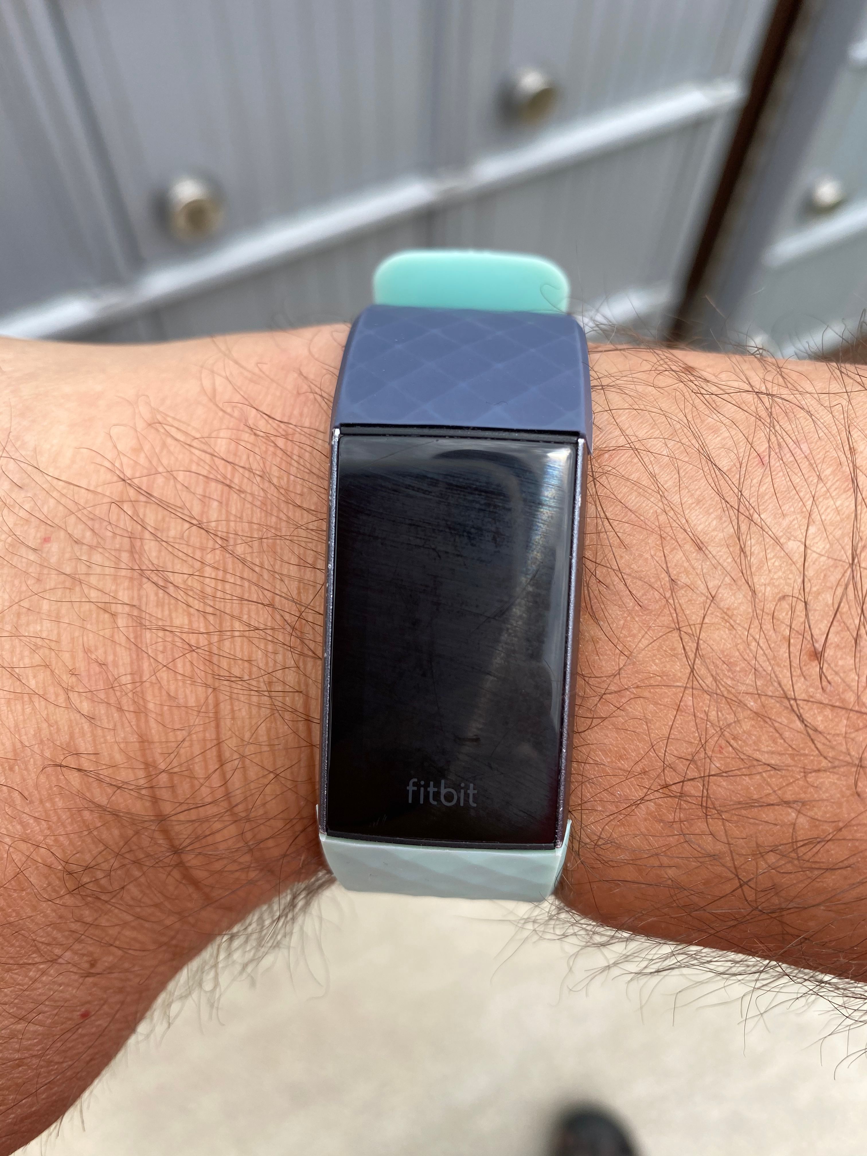 fitbit charge 3 change brightness