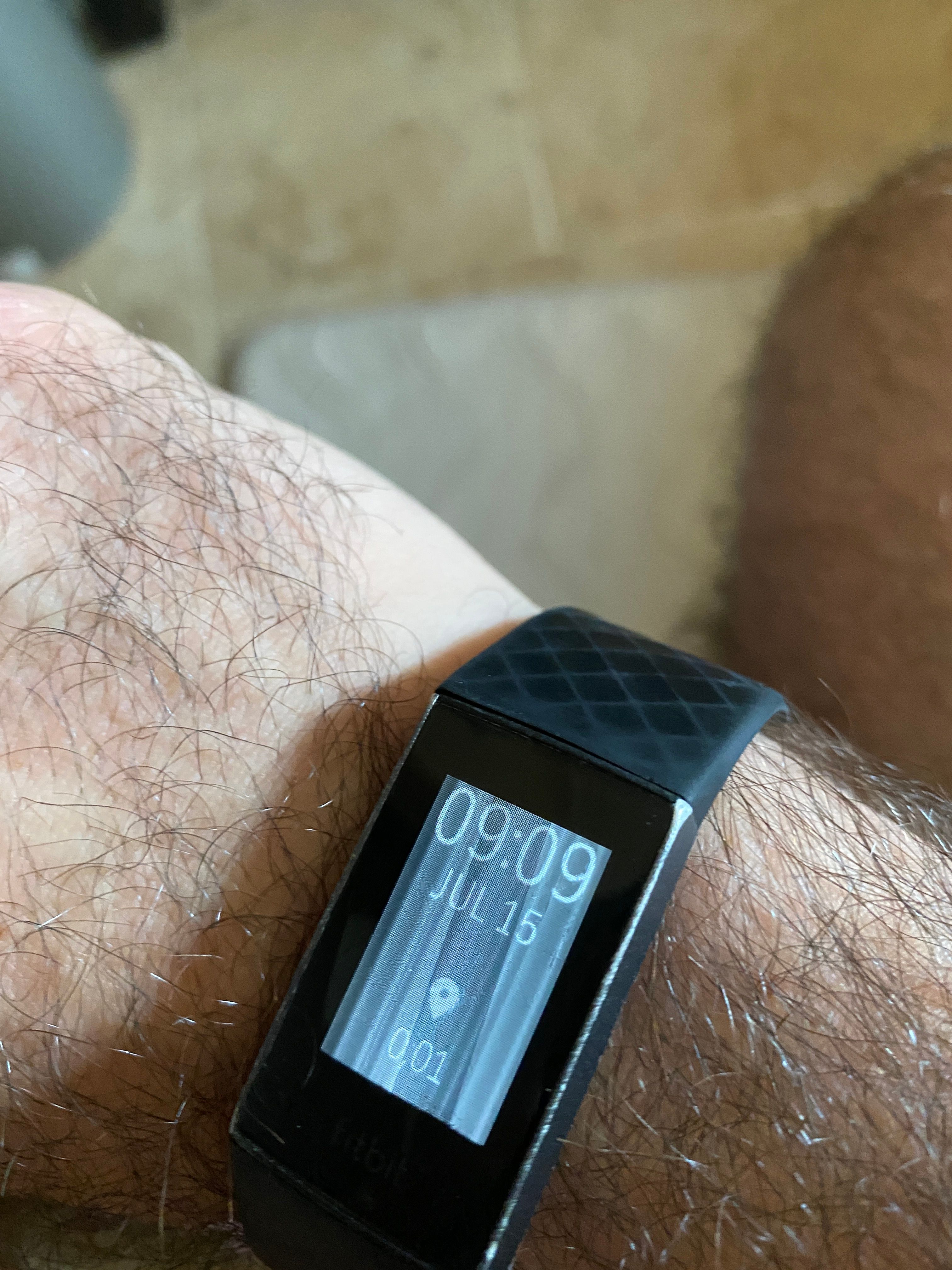 fitbit charge 3 screen scrambled