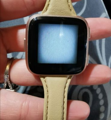 Fitbit discount versa screen