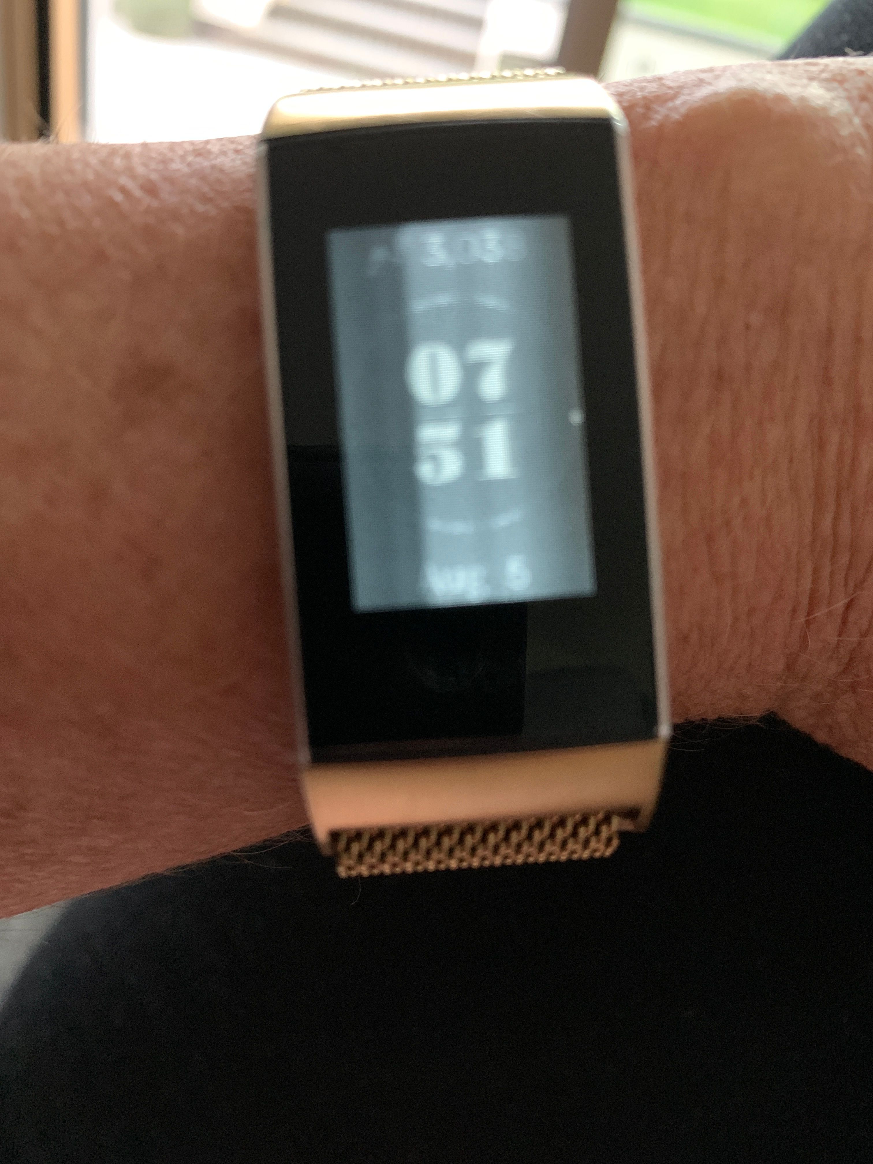 fitbit charge 3 display fading