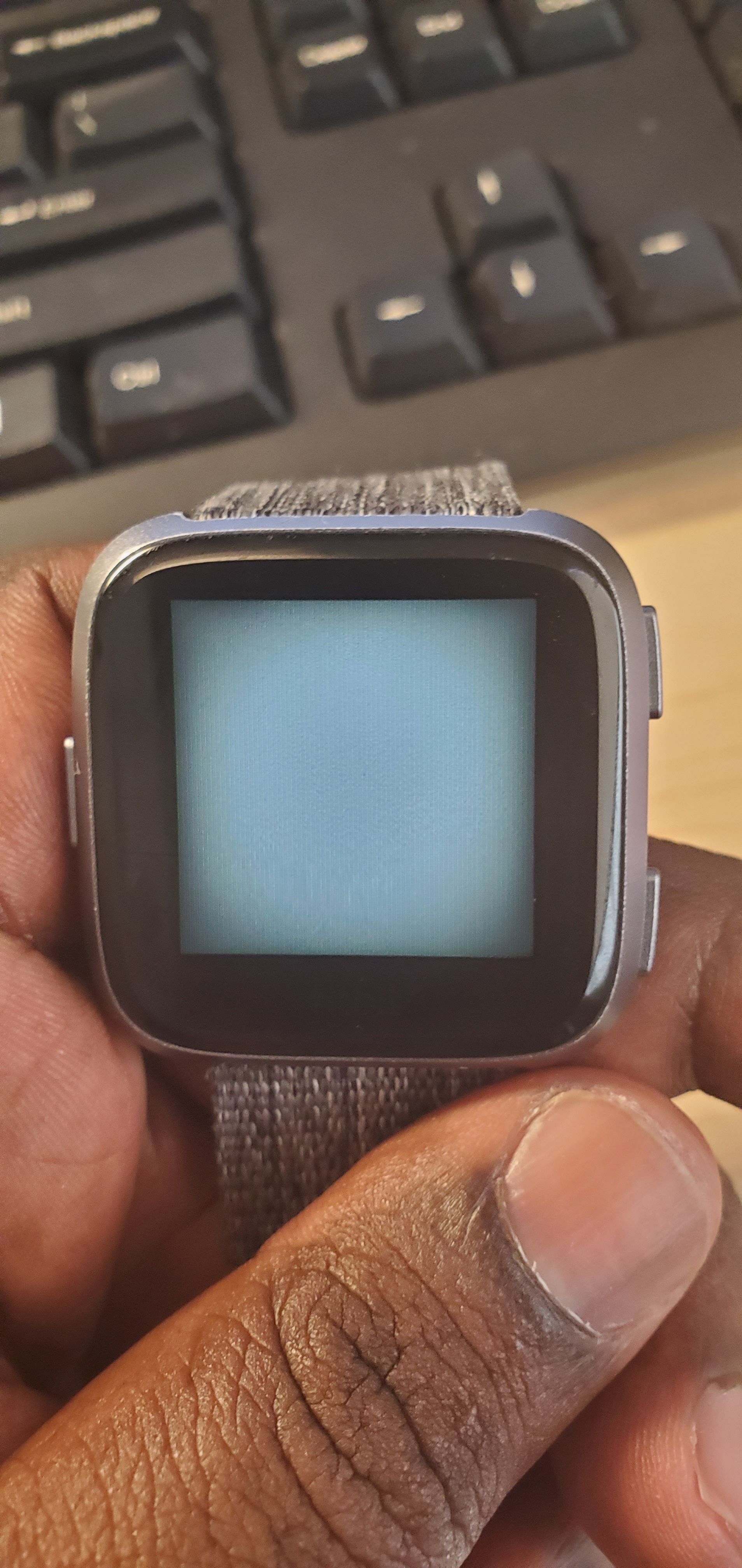 My fitbit has no display hot sale