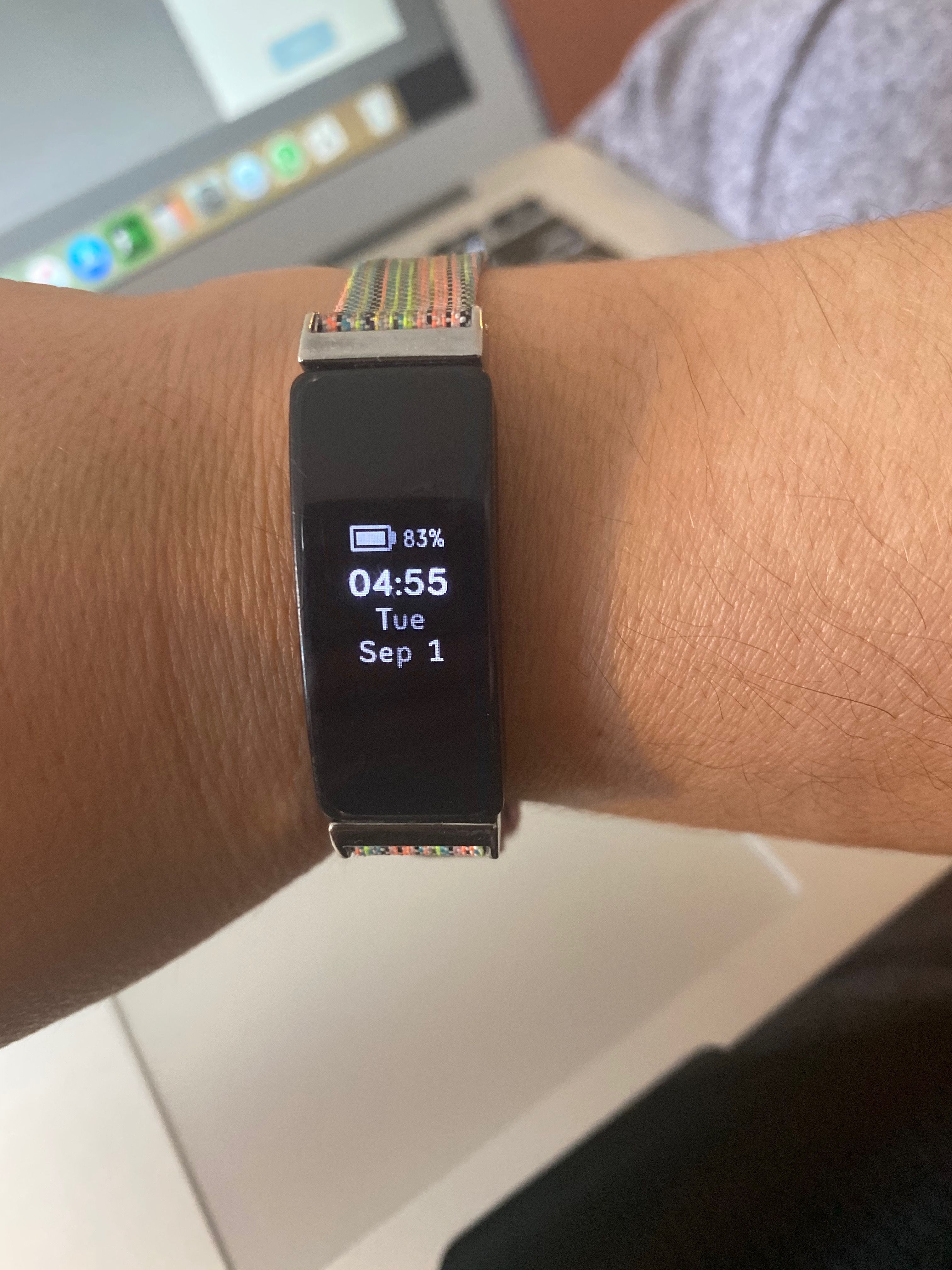 modern-analog-fitbit-clock-face-versa