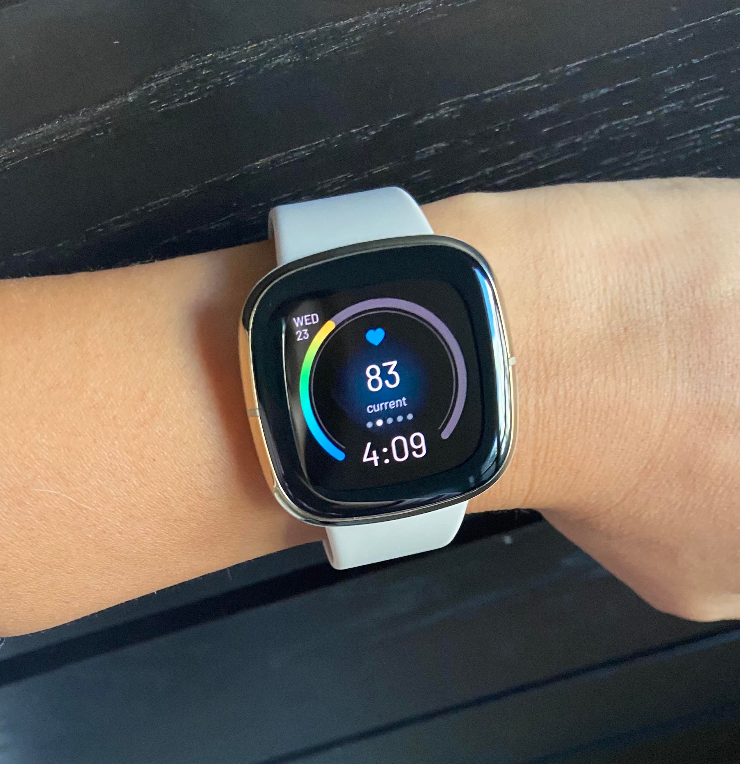 Best fitbit best sale versa color