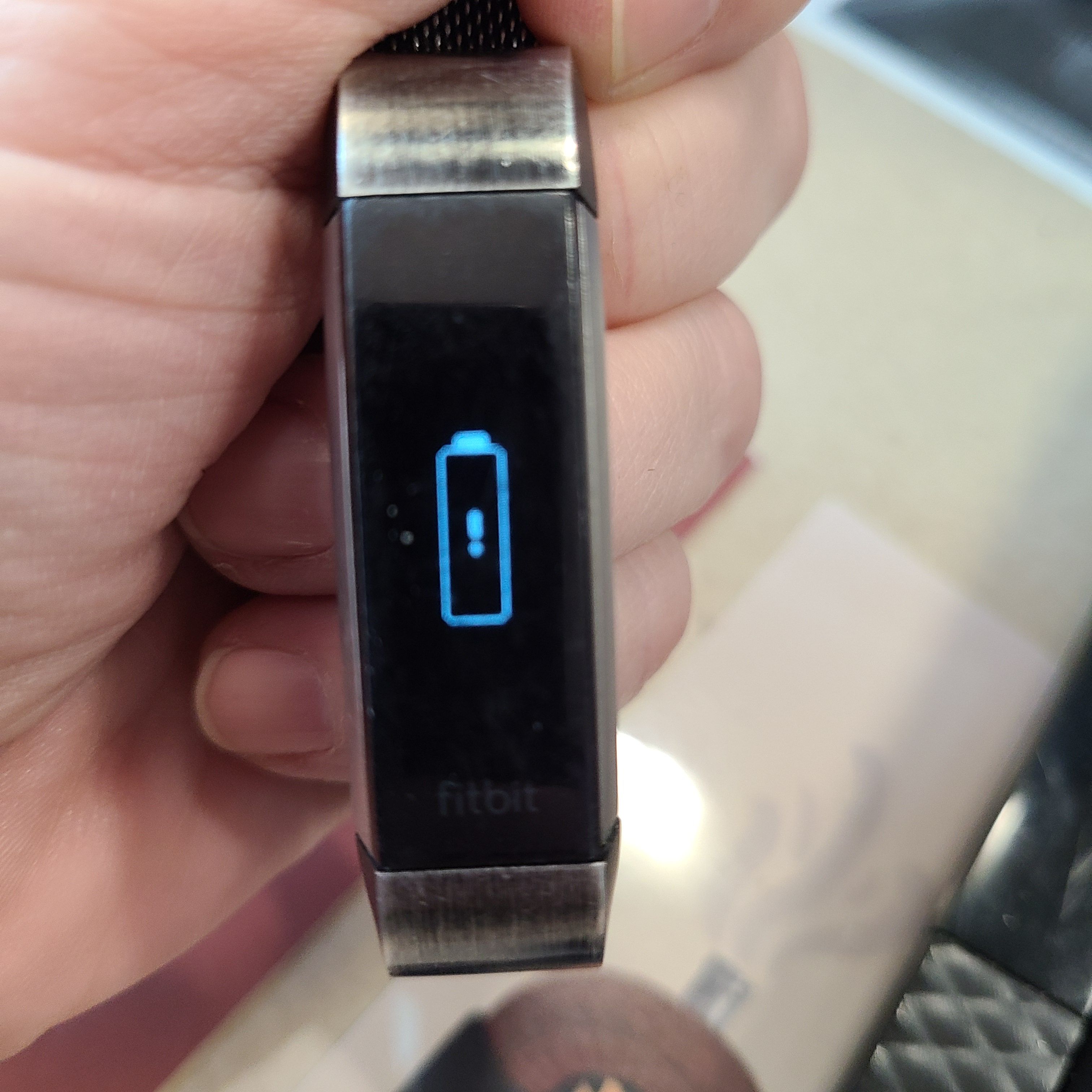 Fitbit alta hr not charging after dying sale