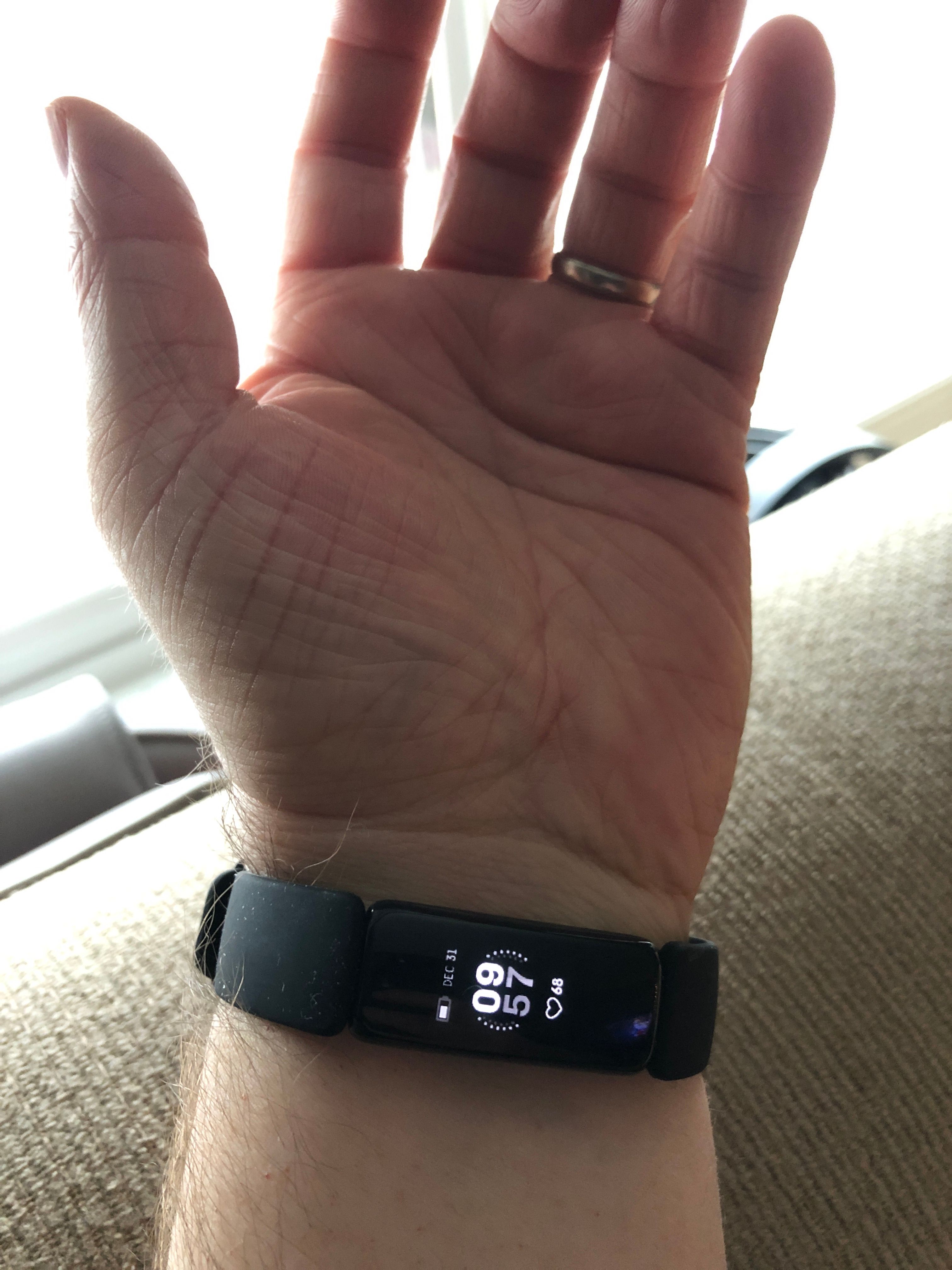 fitbit inspire hr blank screen