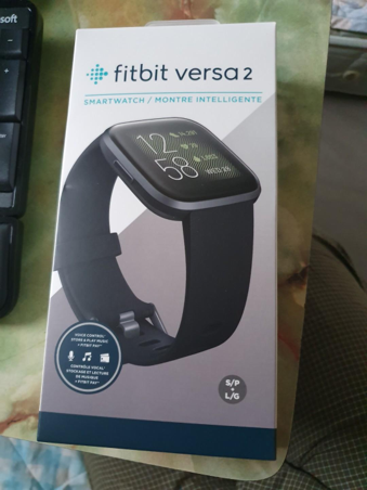 Fitbit versa store 2 box