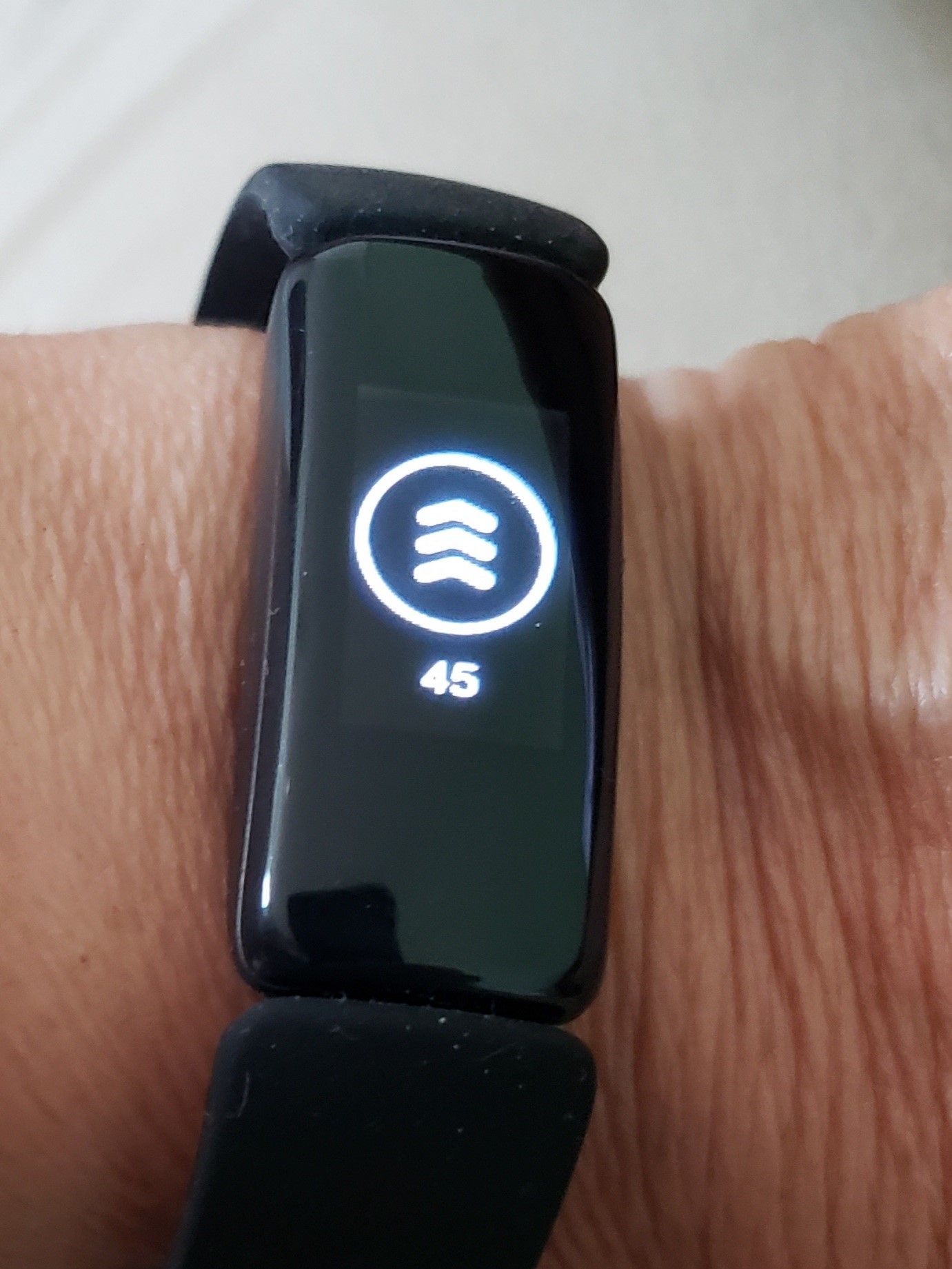 What's the meaning of the arrows icon on Inspire 2... - Fitbit Community