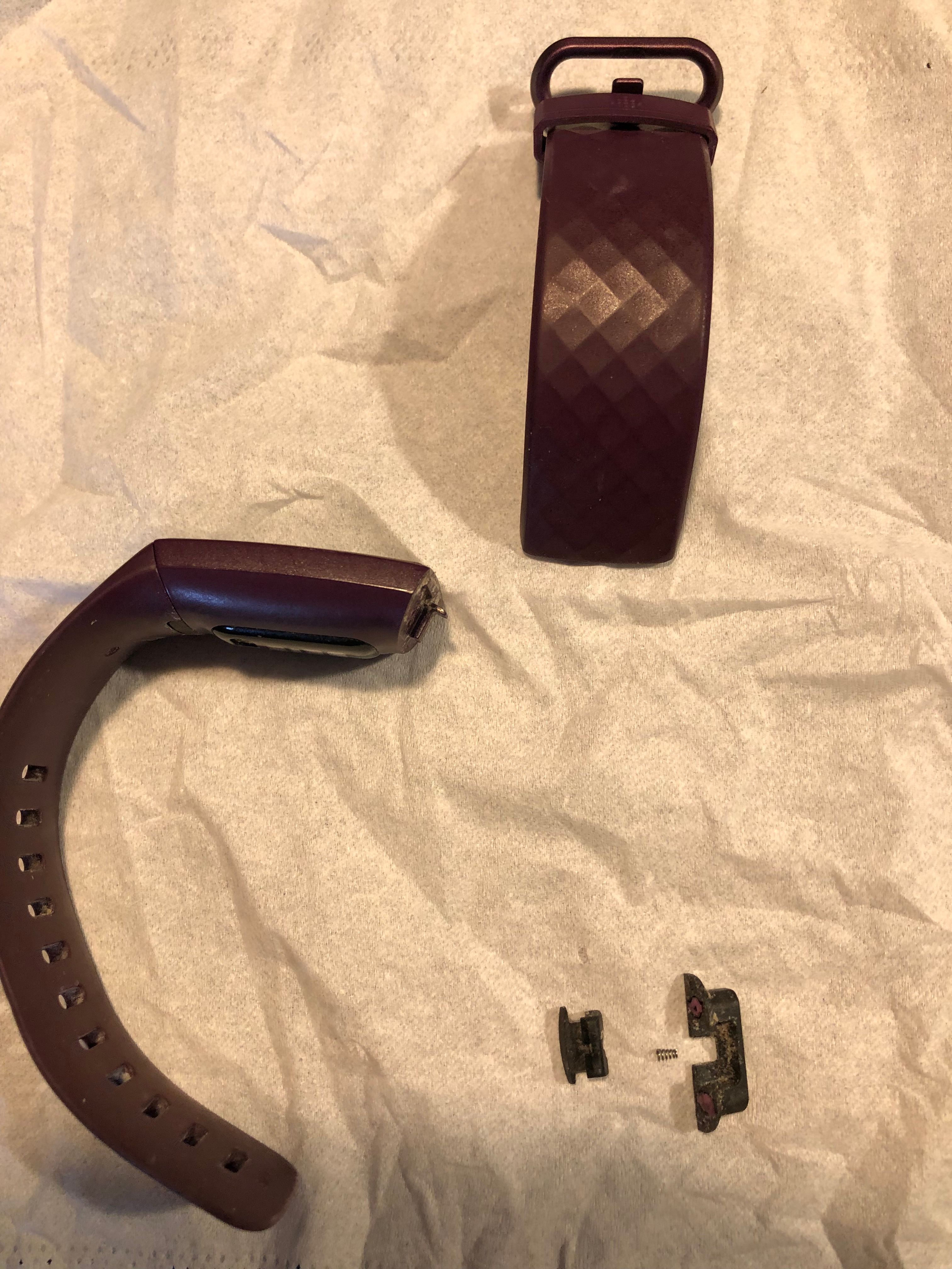 Fitbit charge 4 band broke hot sale