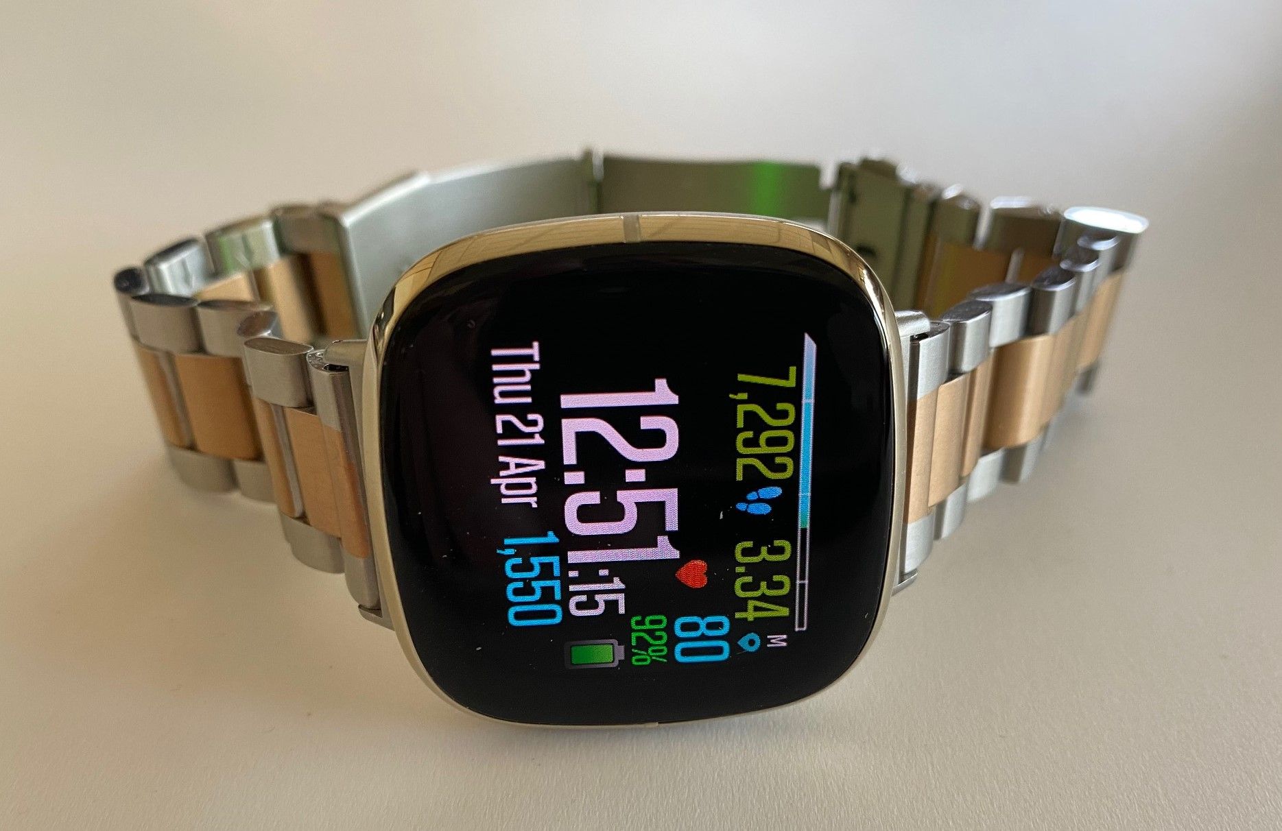 Fitbit versa 2 free watch online faces