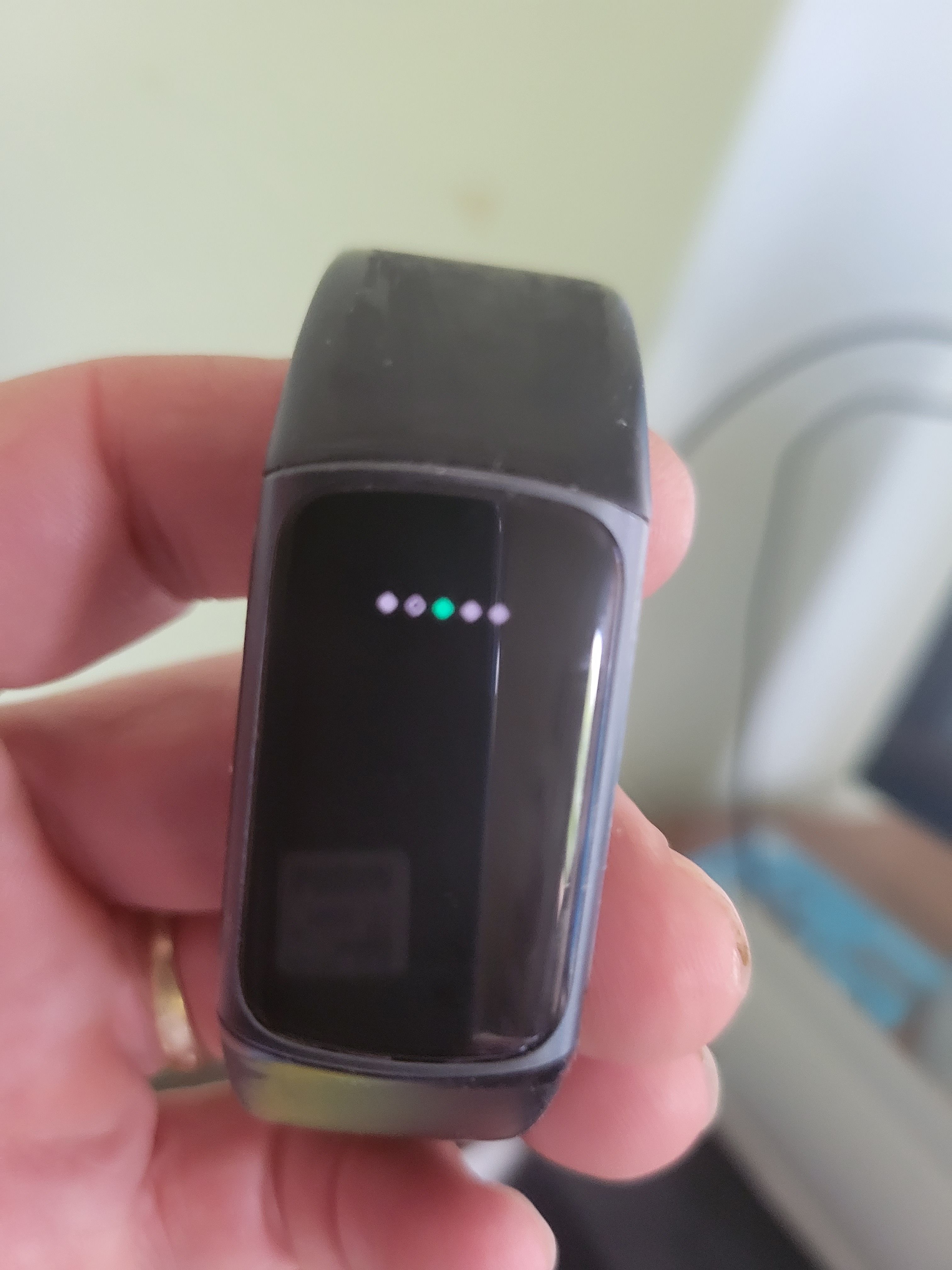 solved-five-dots-on-screen-charge-5-page-7-fitbit-community