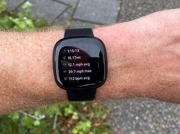 Fitbit-Versa3-RunningEnd3_thumb.jpg