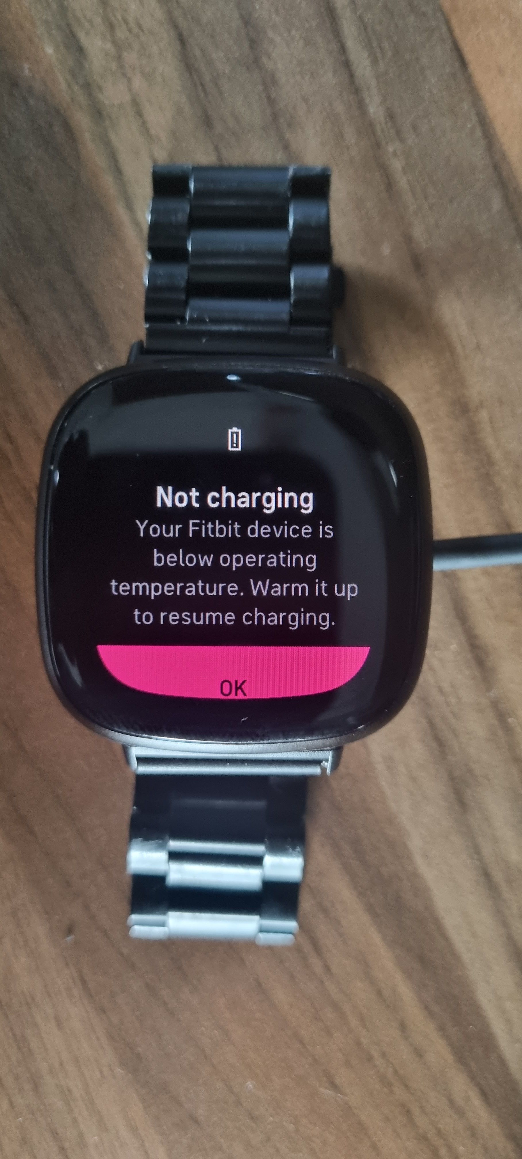 Fitbit versa not discount charging after dying