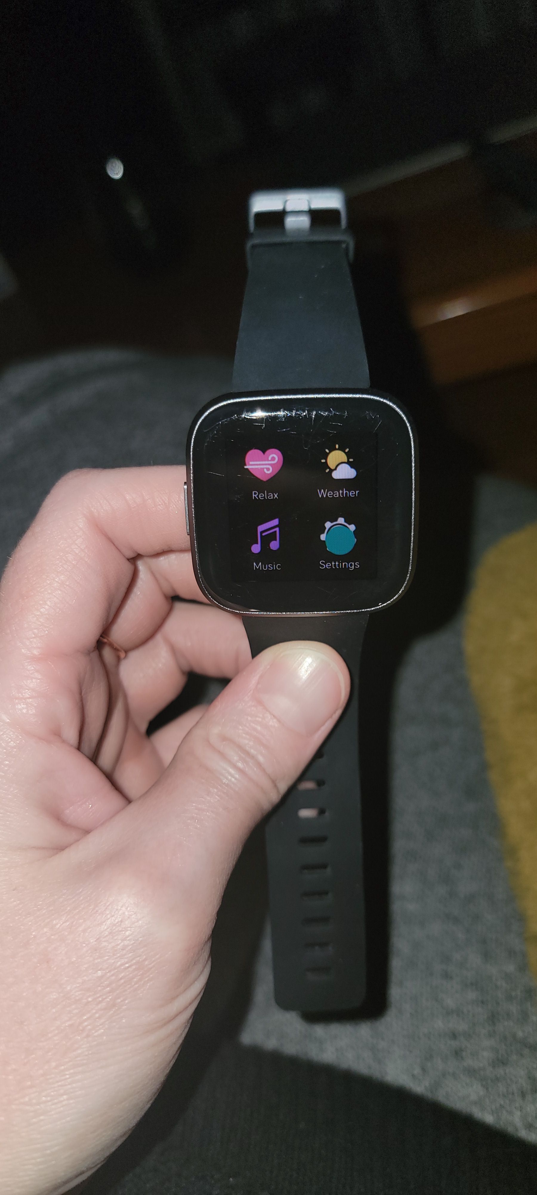 Fitbit Versa 3 (read sold desc)