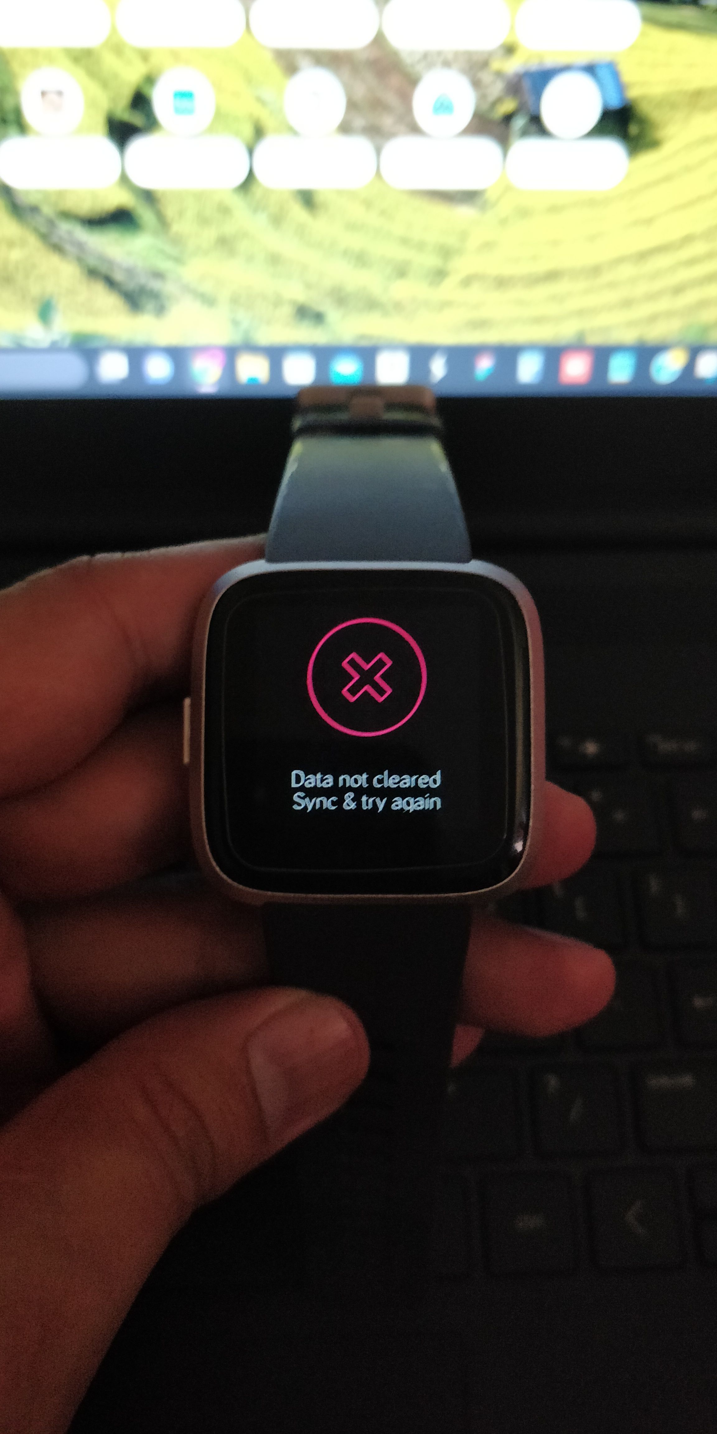 Fitbit versa best sale lite sync