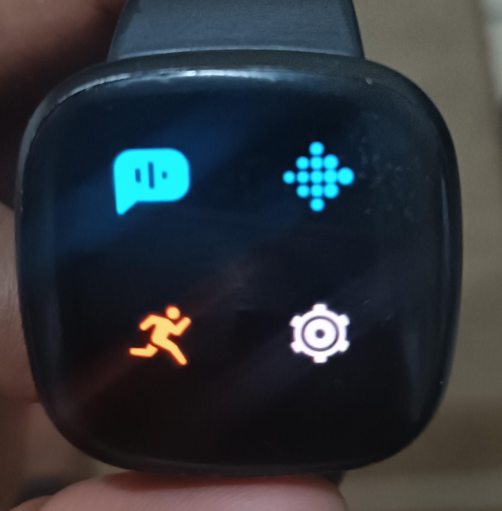 Fitbit versa best sale 3 buttons