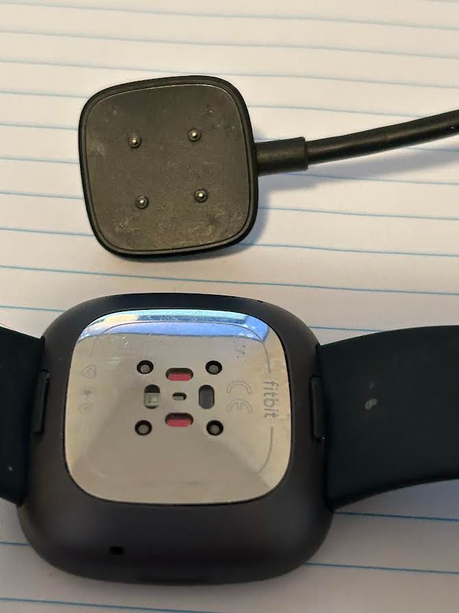 Charging discount fitbit sense