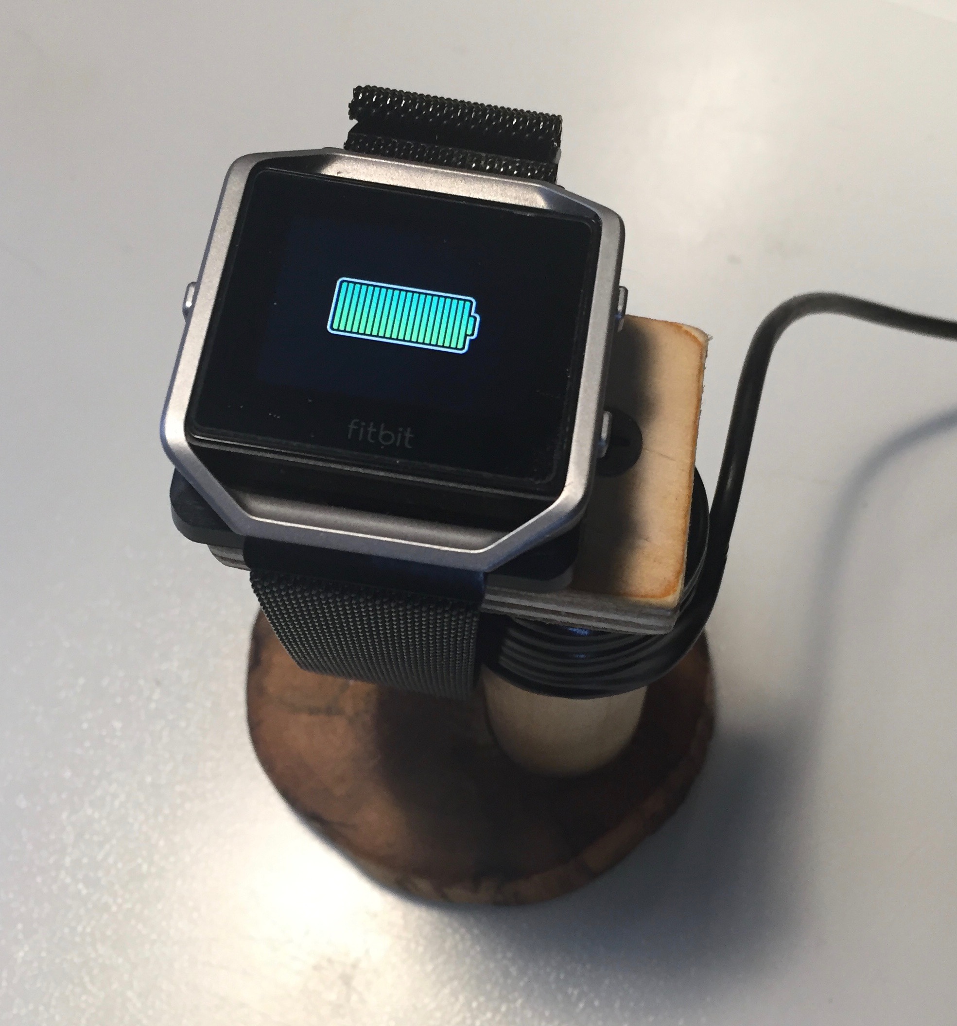 fitbit blaze charger not working