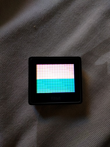 fitbit blaze screen flashing