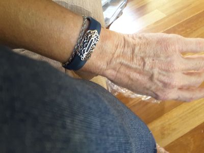 Flex 2 with metal decoration from Amazon