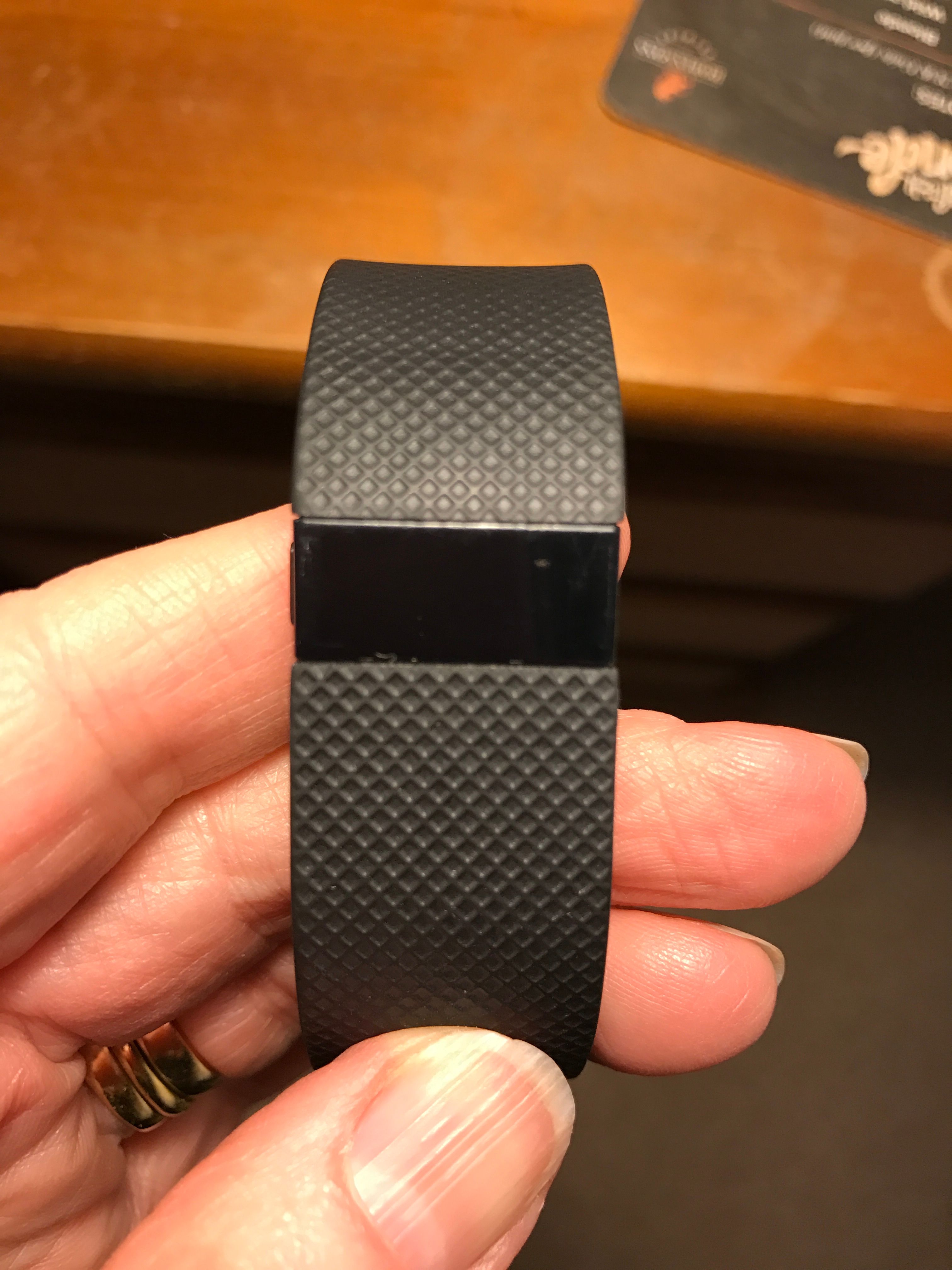 My Fitbit Charge HR screen is not showing -
