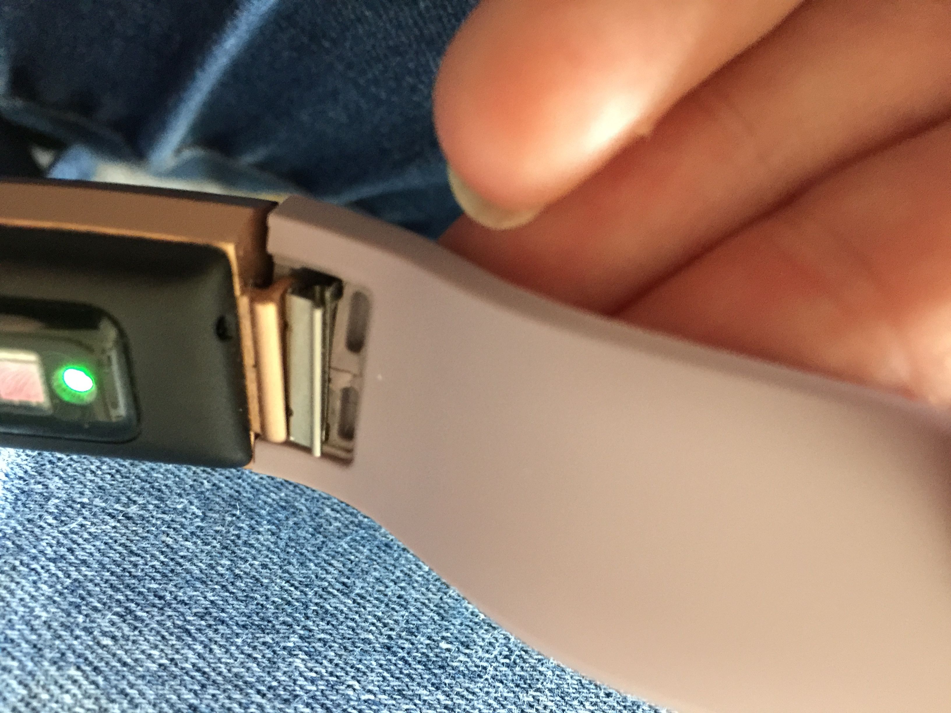 fitbit charge 3 band falls off