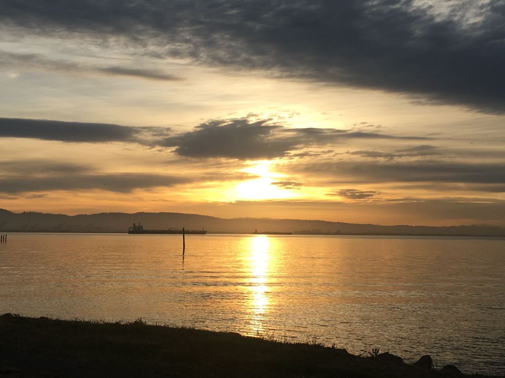 Sunrise over Oakland, California