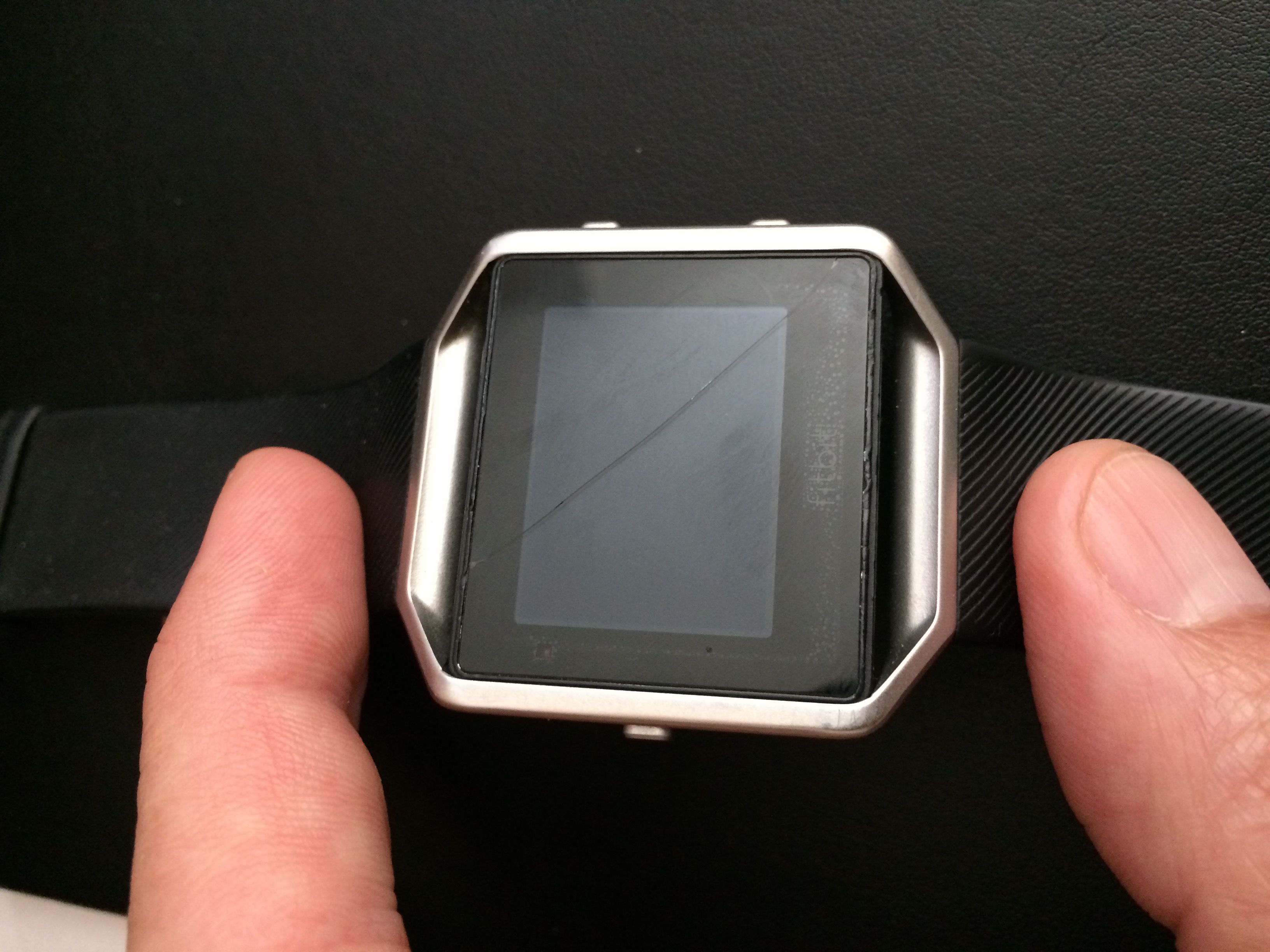 fitbit blaze blank screen