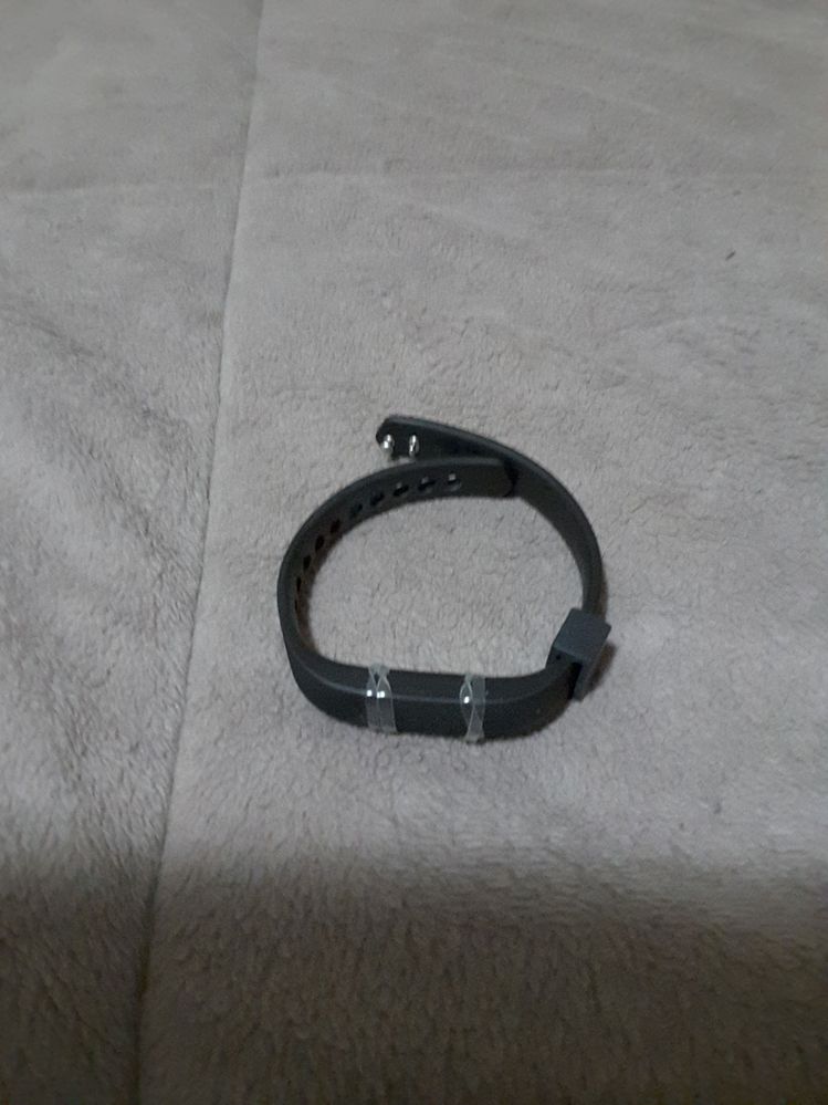 Small clear hair elastics over flex 2
