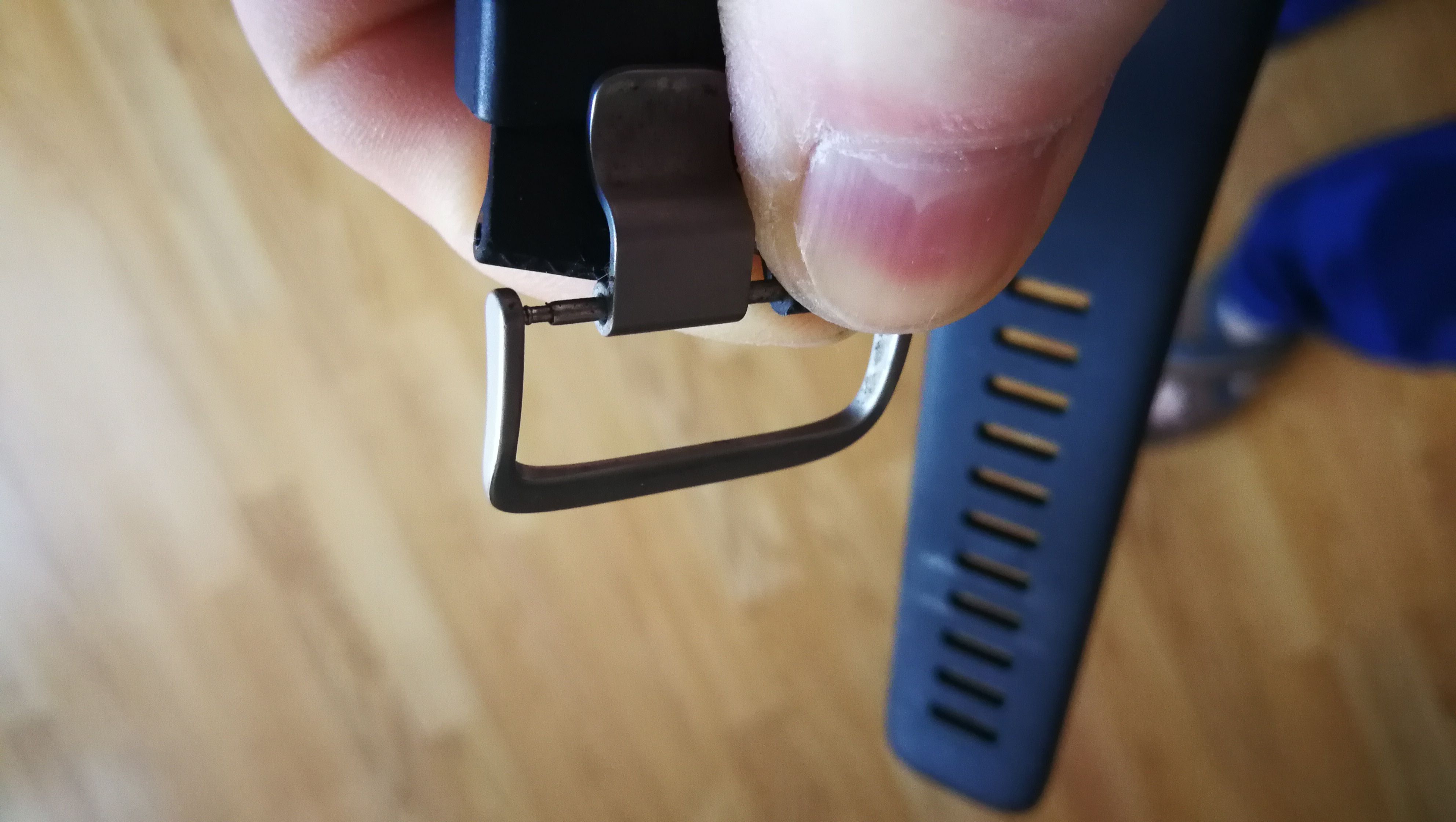 how-to-replace-fitbit-surge-strap-band-very-simple-way-youtube