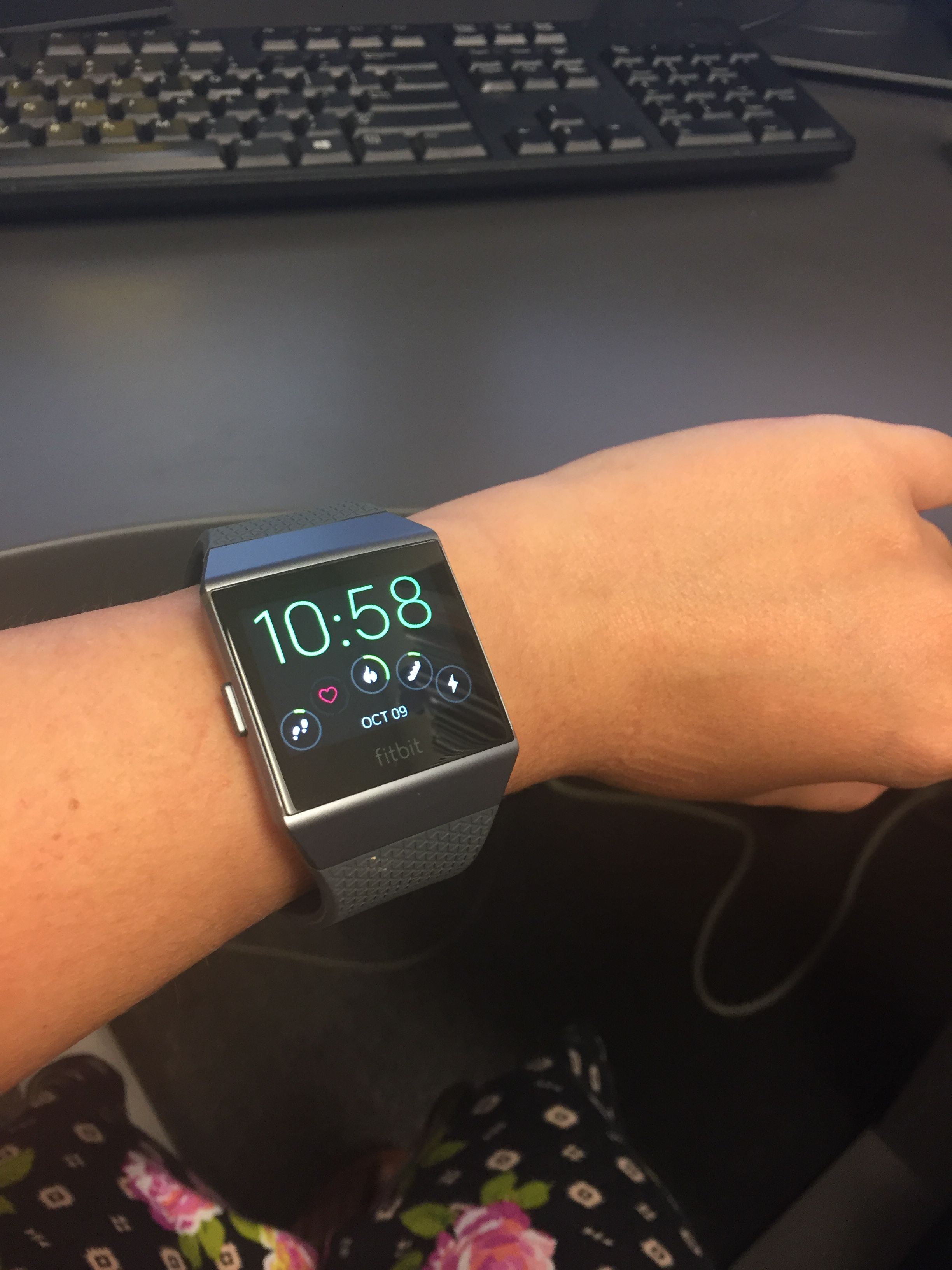 fitbit ionic on wrist