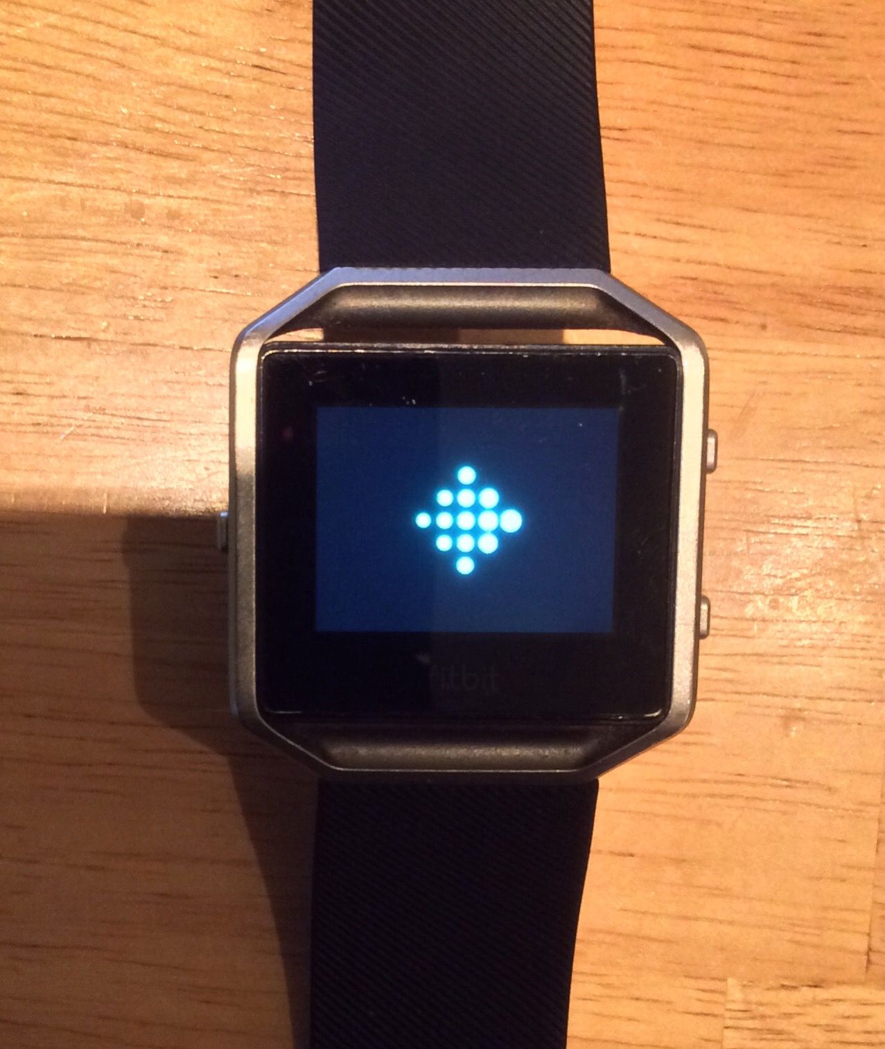 fitbit blaze stuck on logo screen