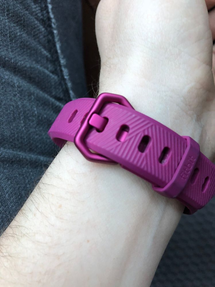 I a wristband with no metal for Charge - Community