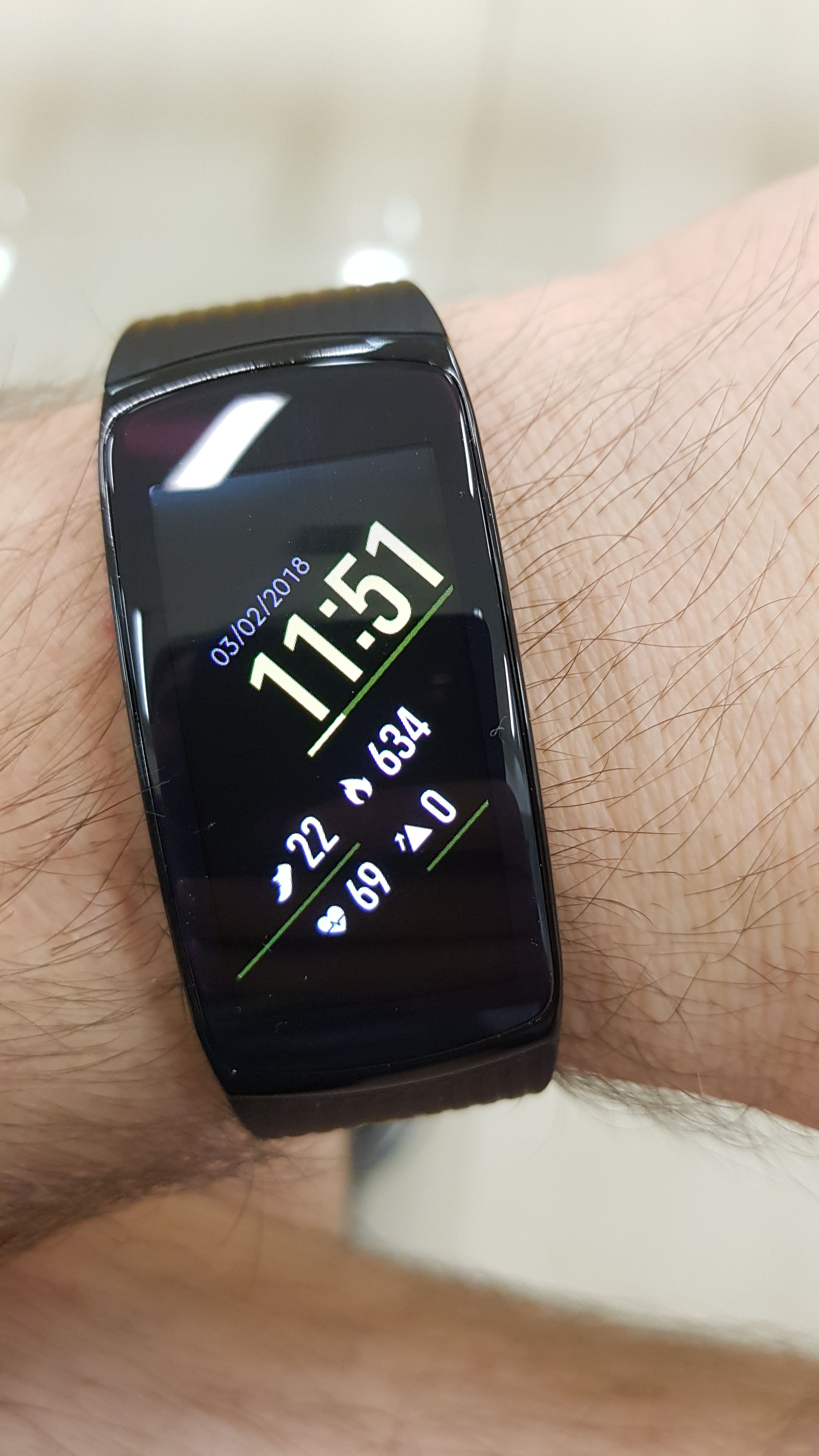 fitbit blaze not tracking heart rate