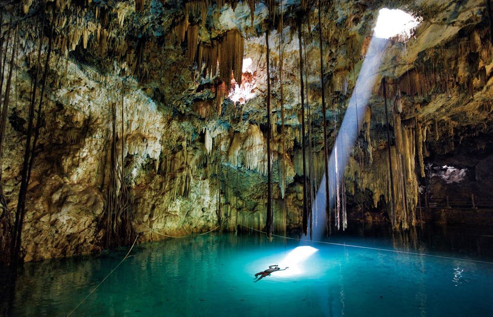 000 cenote.jpg