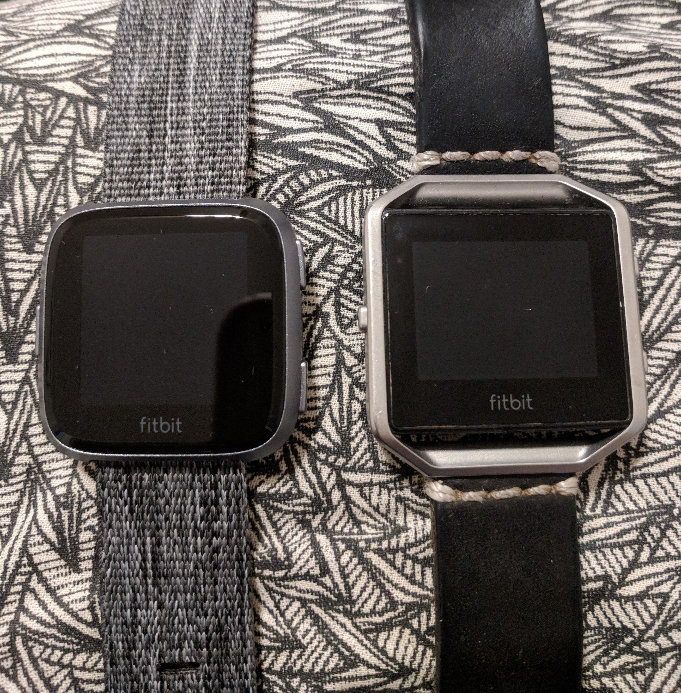 Fitbit outlet versa small