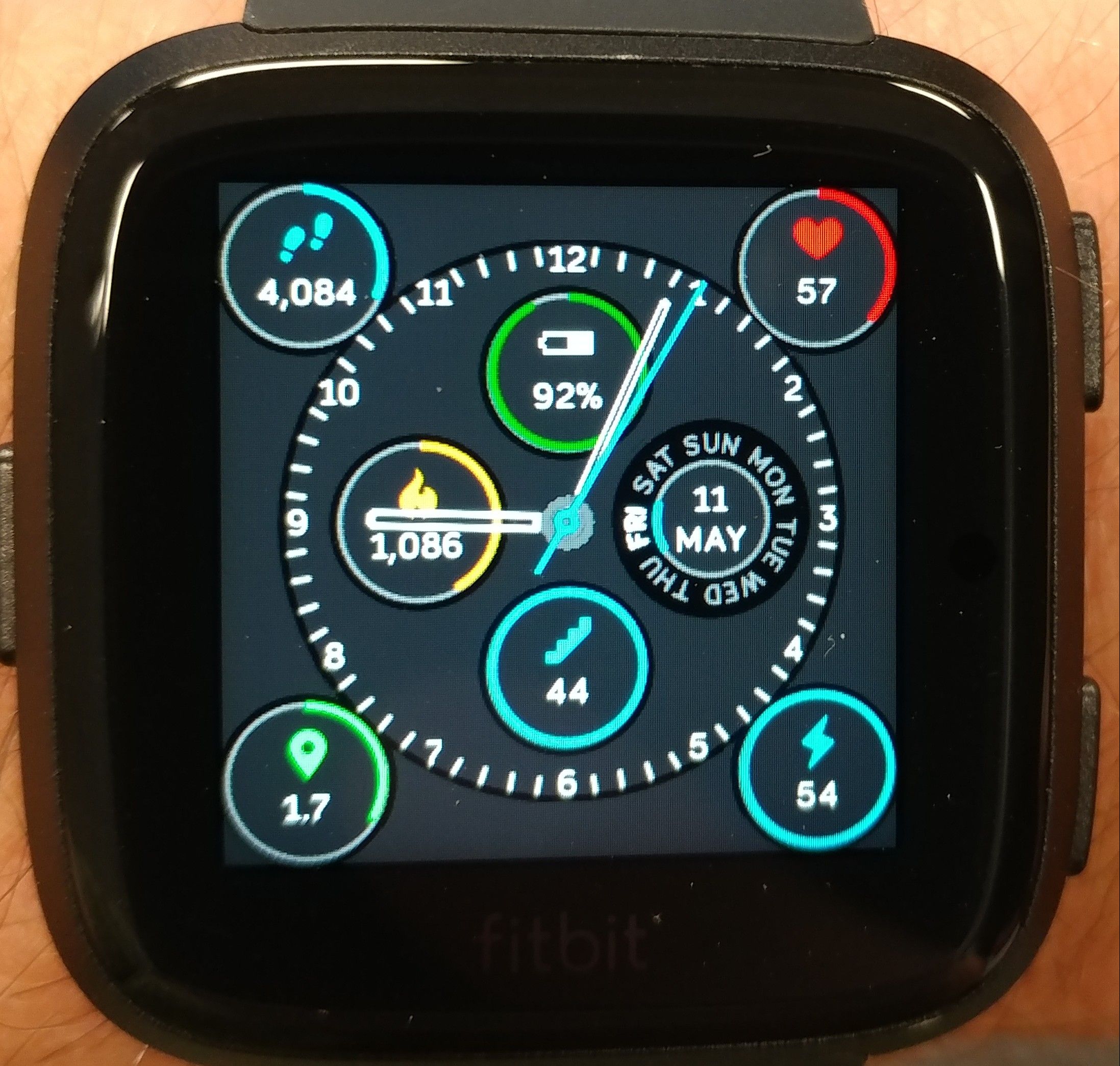 fitbit versa clock faces with seconds