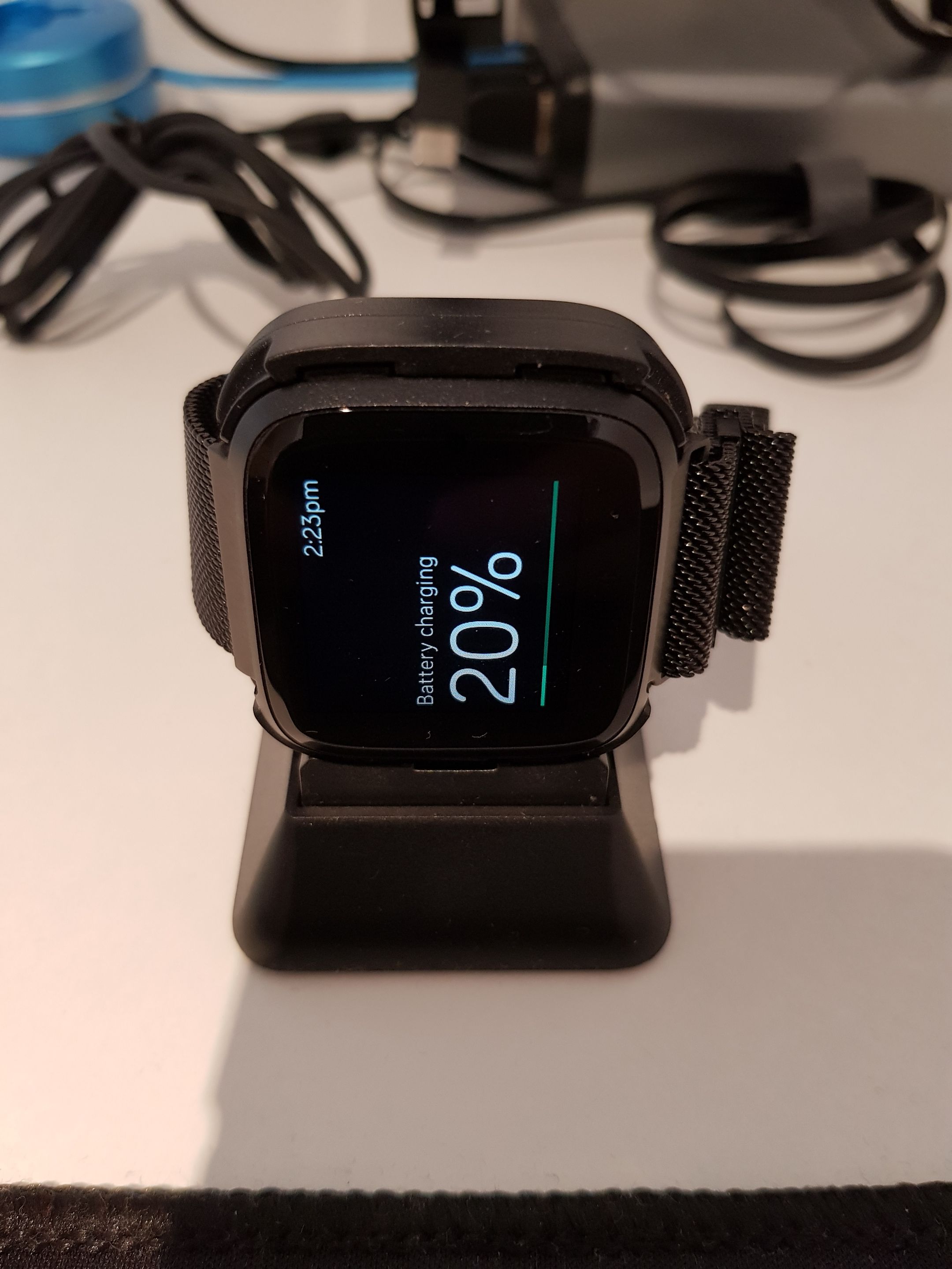does the fitbit versa charger work with versa 2