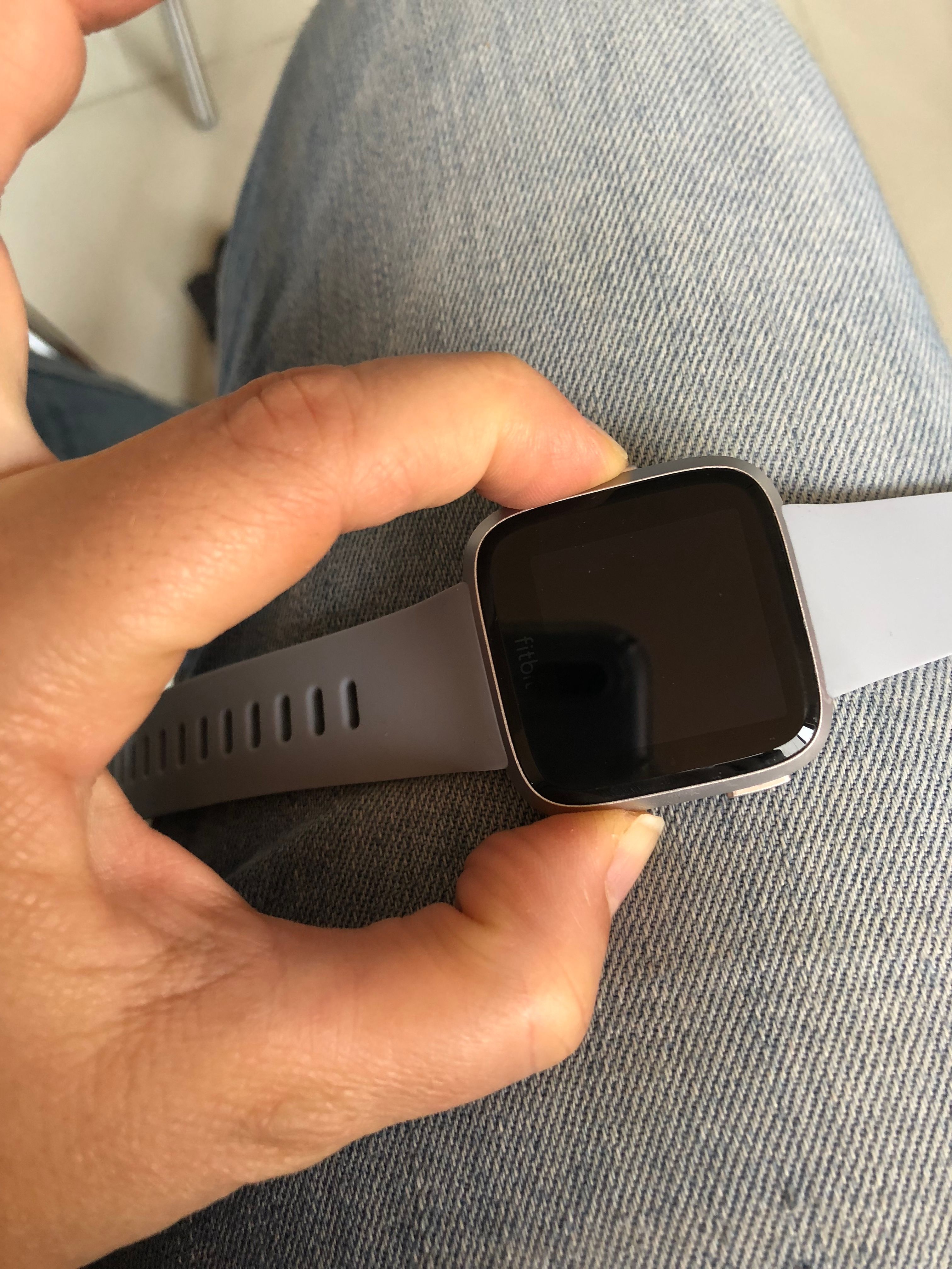 Versa black screen - Fitbit Community