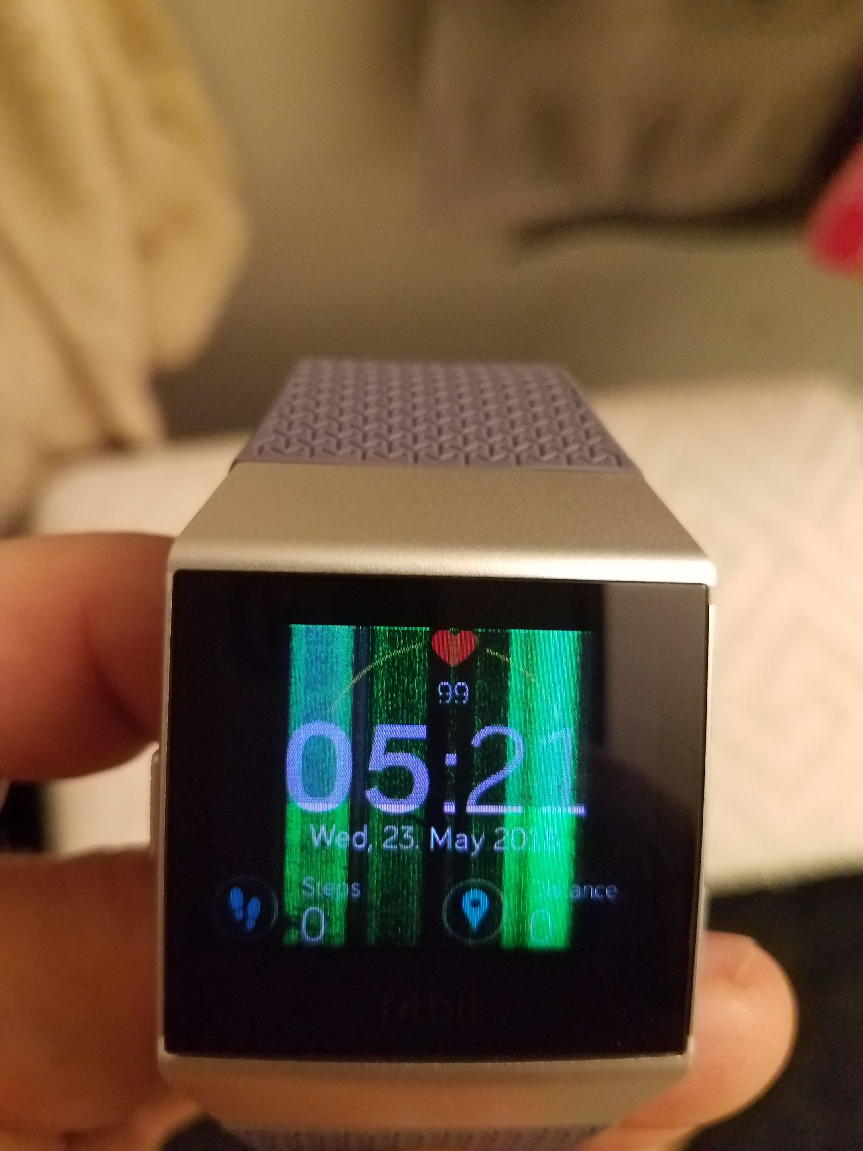 Fitbit ionic no online display